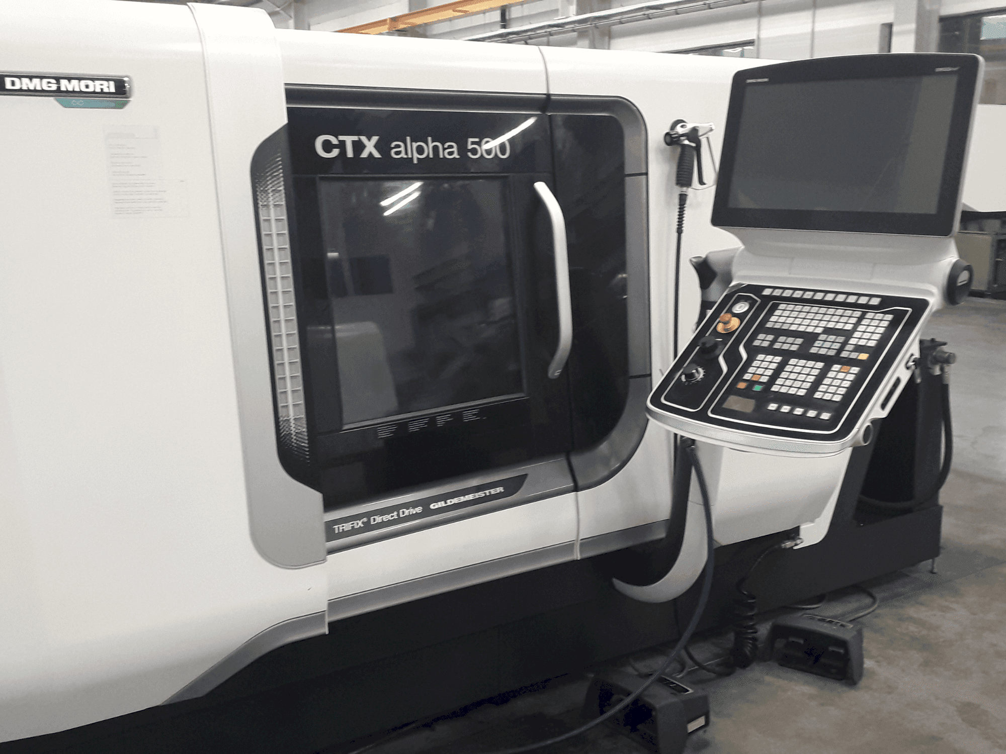 Вид станка DMG MORI CTX Alpha 500 V6 спереди