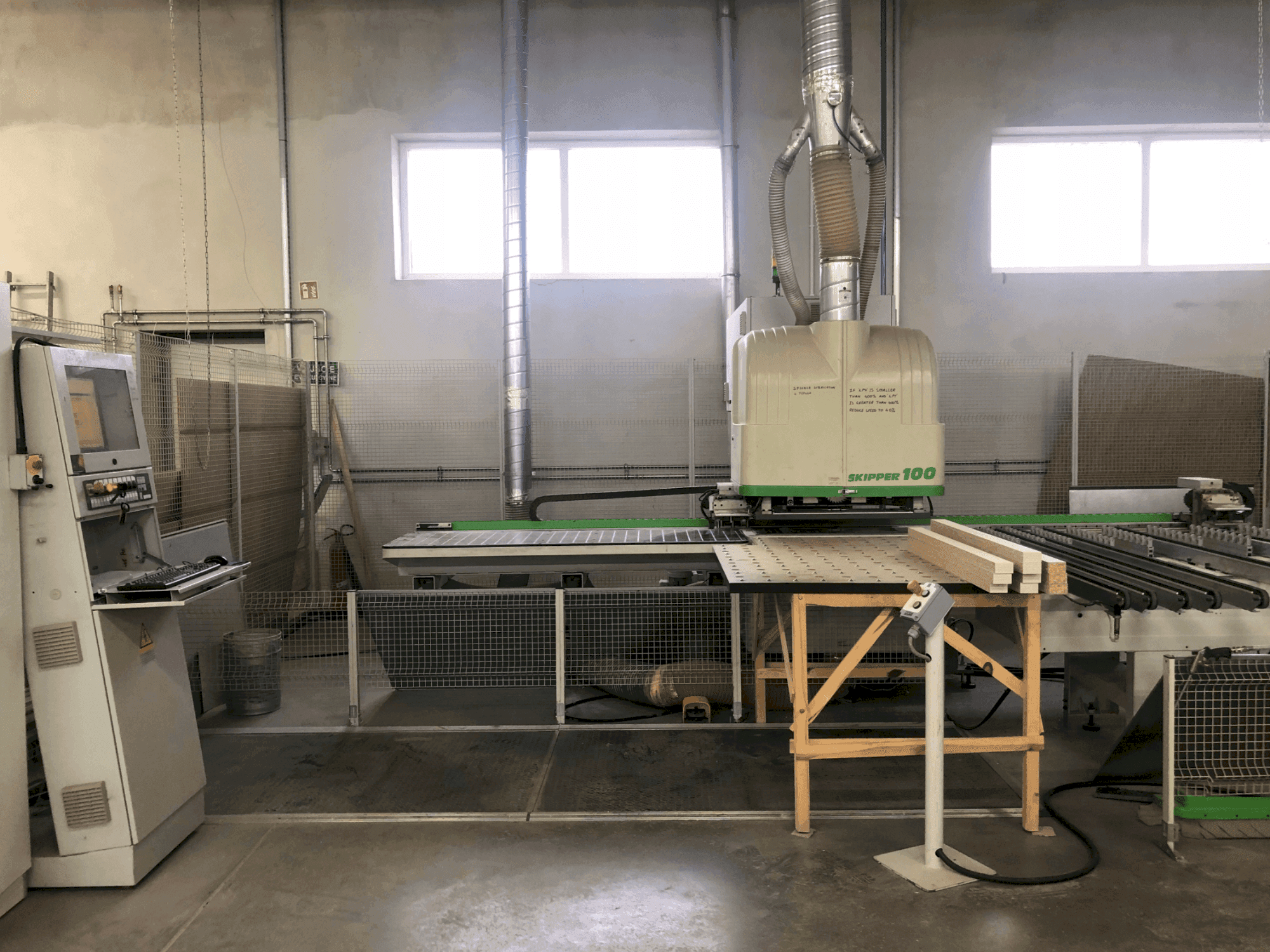 Вид станка BIESSE SKIPPER 100 спереди