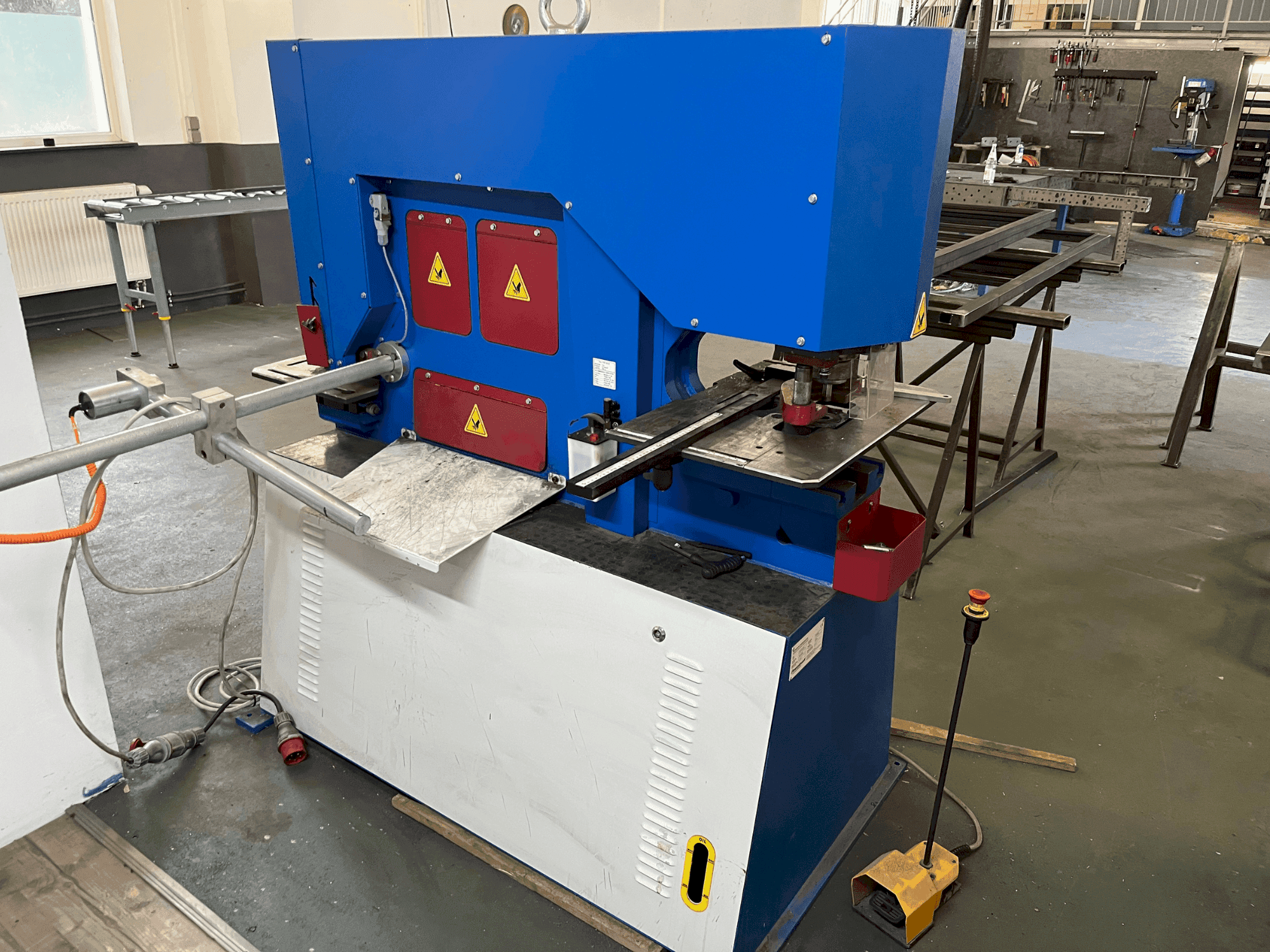 Вид станка Metallkraft HPS 65 DS спереди