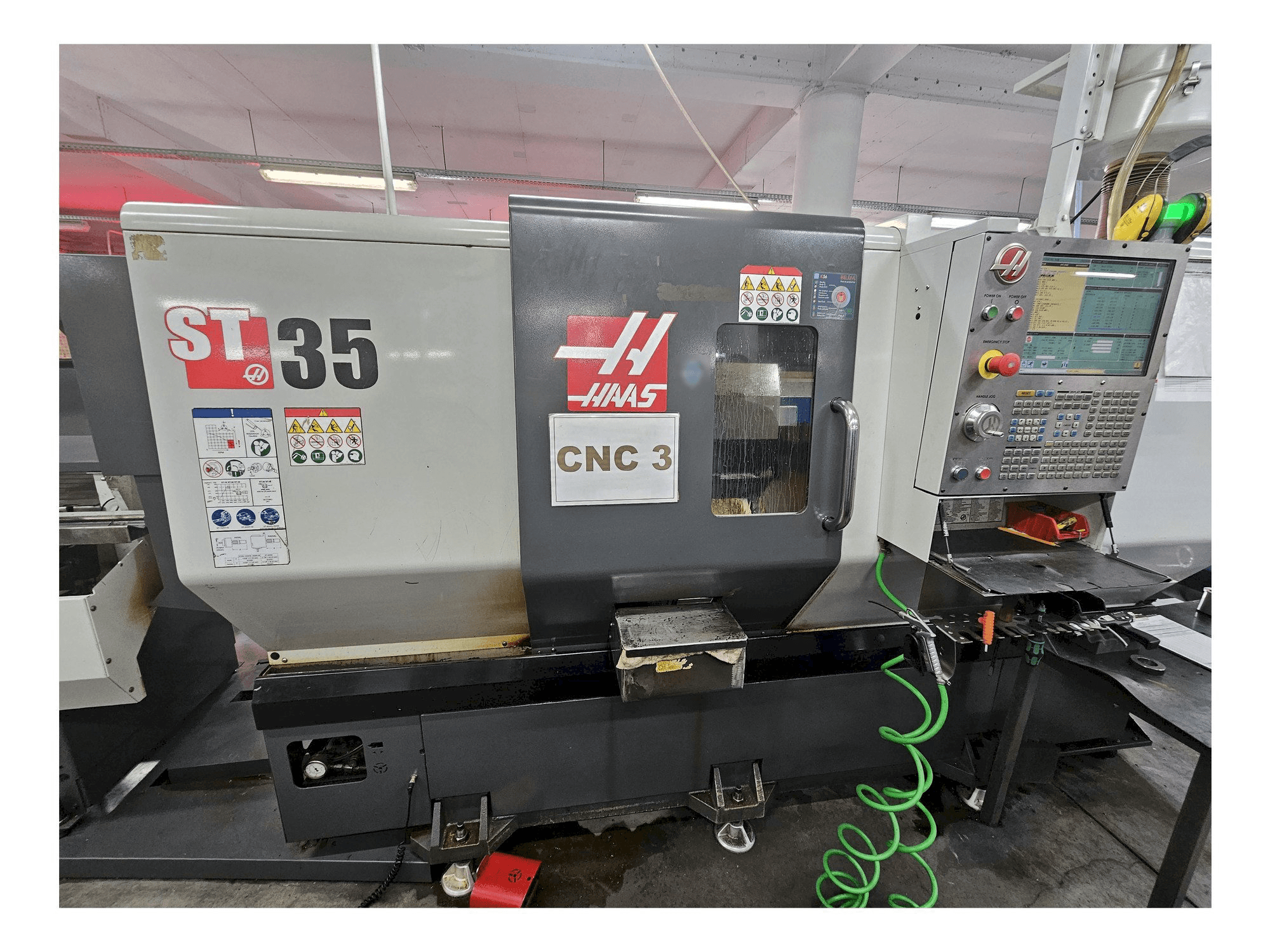 Вид станка HAAS ST-35 спереди