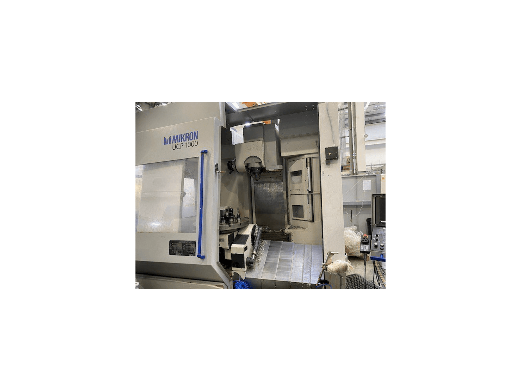 Вид станка MIKRON UCP 1000 спереди