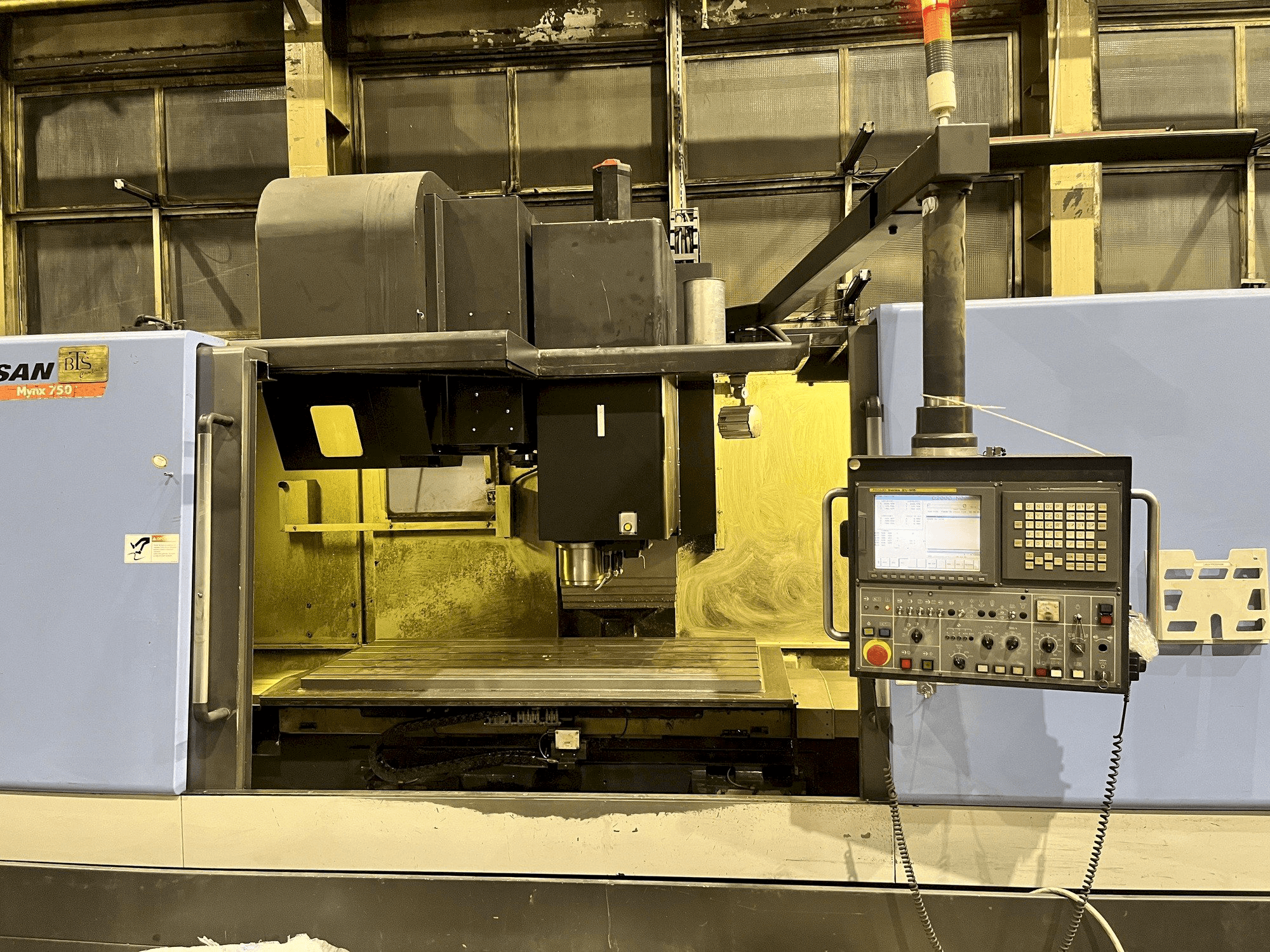 Вид станка Doosan MYNX 750 спереди