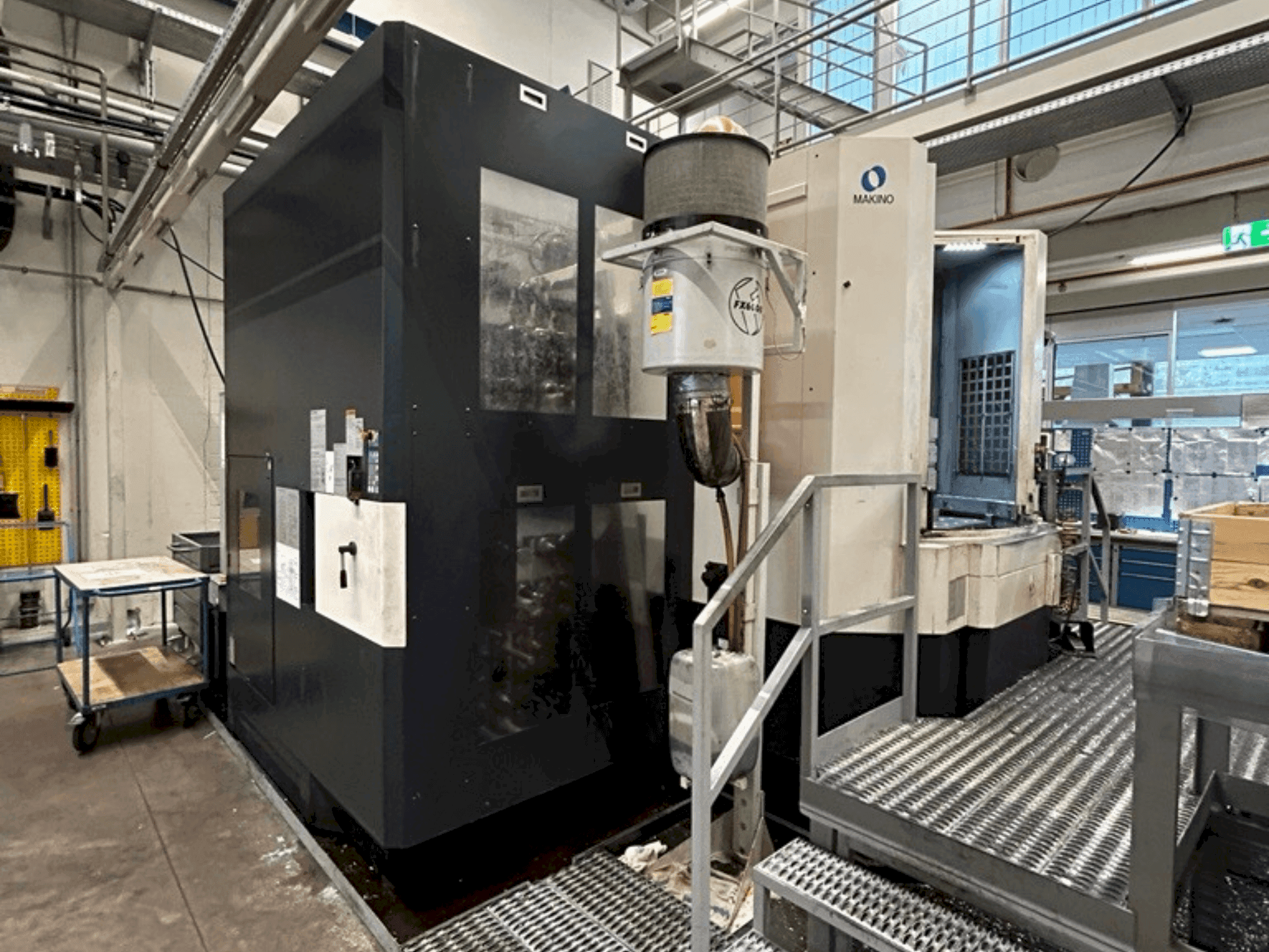 Вид станка Makino a81 спереди
