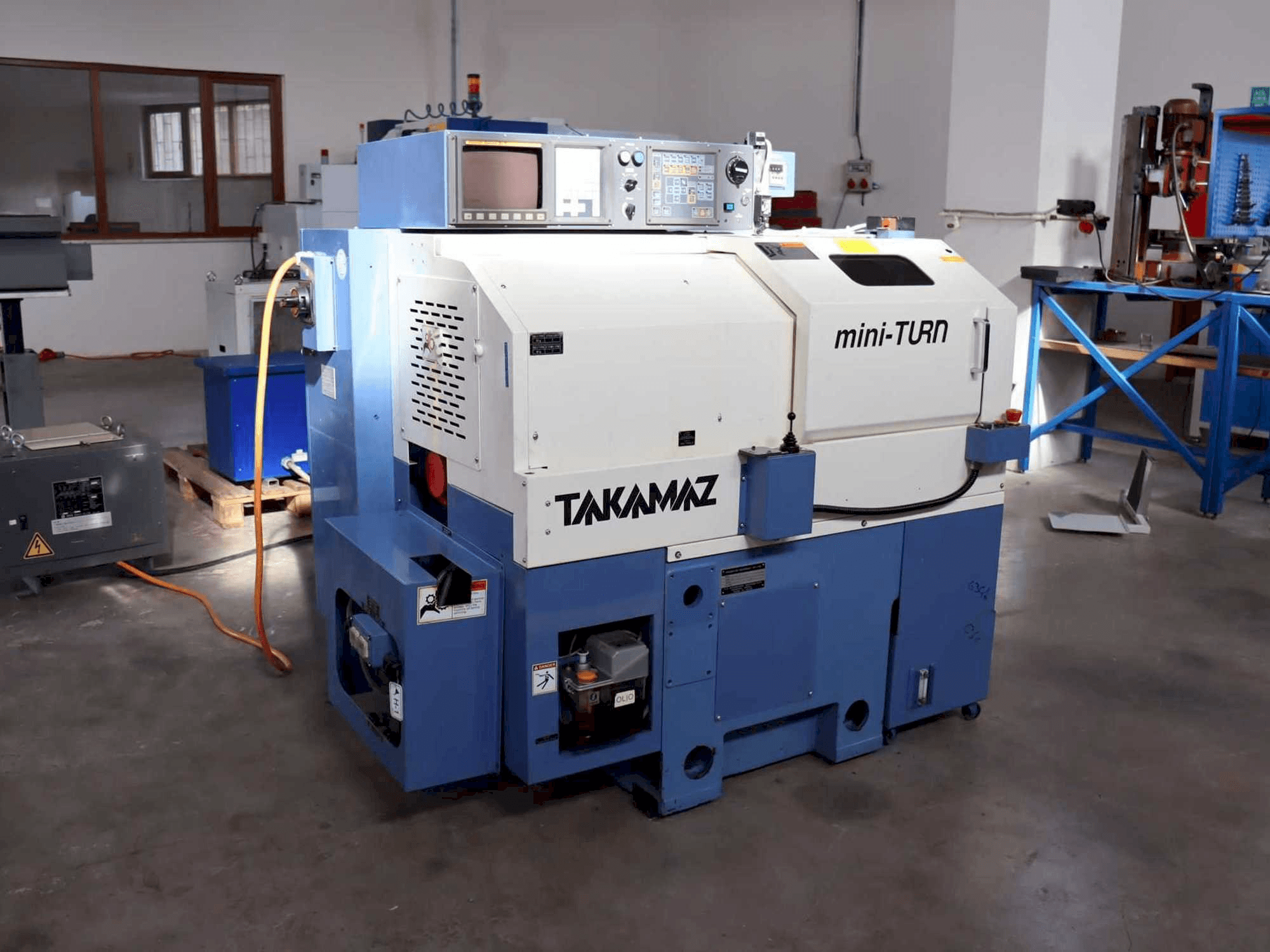 Вид станка Takamaz mini-Turn спереди