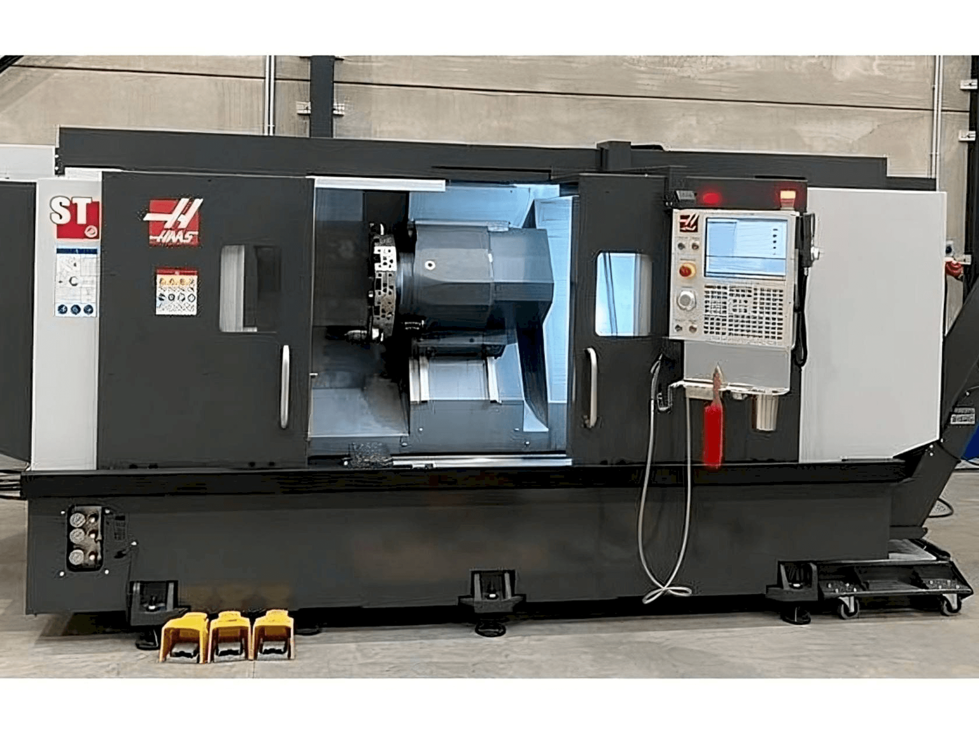 Вид станка HAAS ST-35L спереди