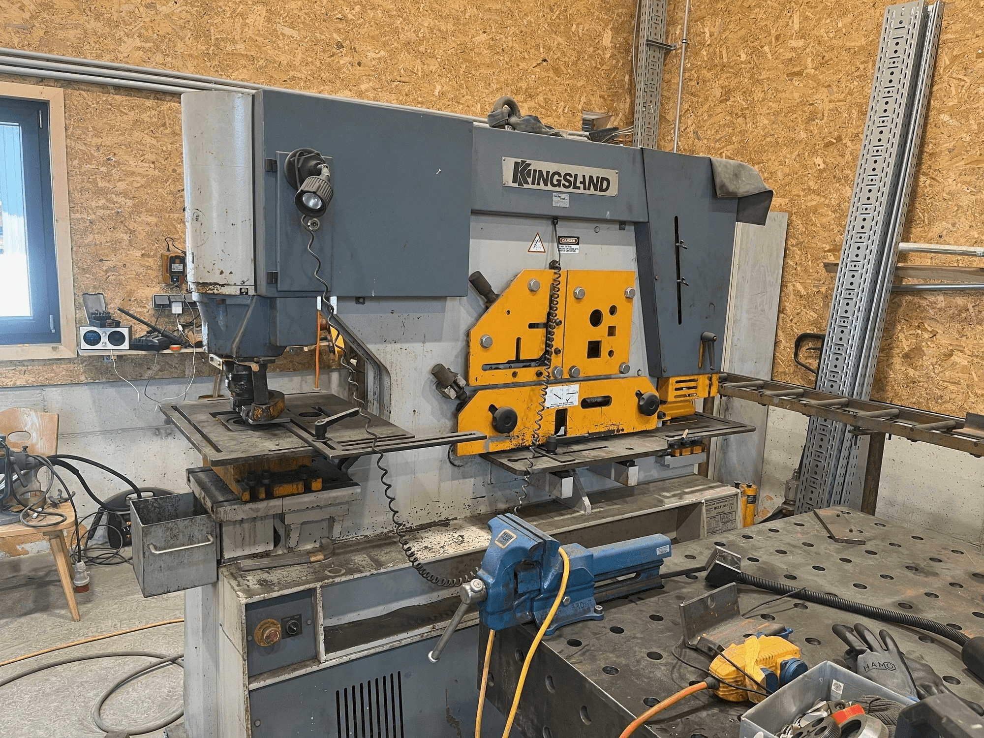 Вид станка KINGSLAND Multi 95 спереди