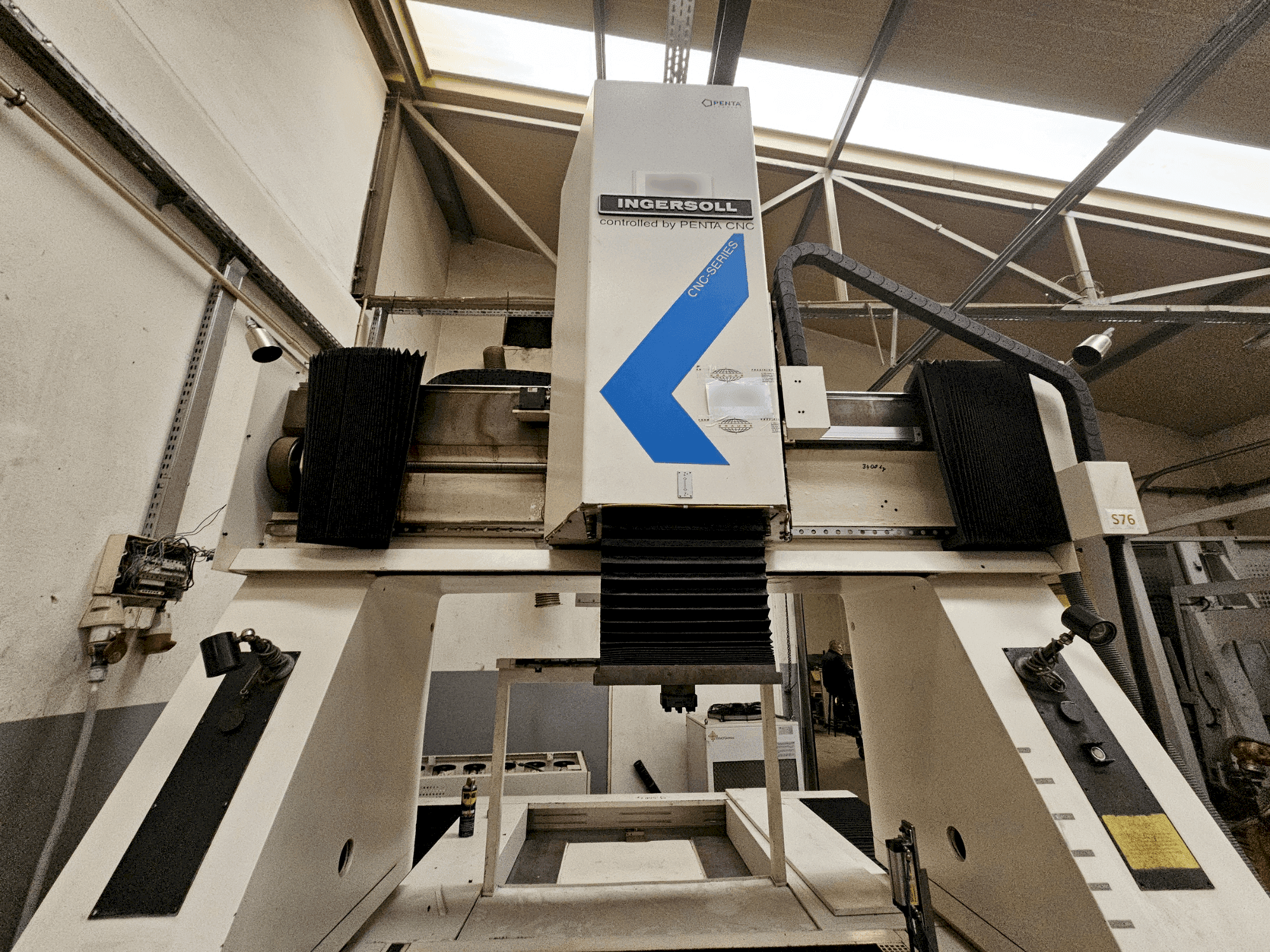 Вид станка INGERSOLL IG1300 PENTA спереди