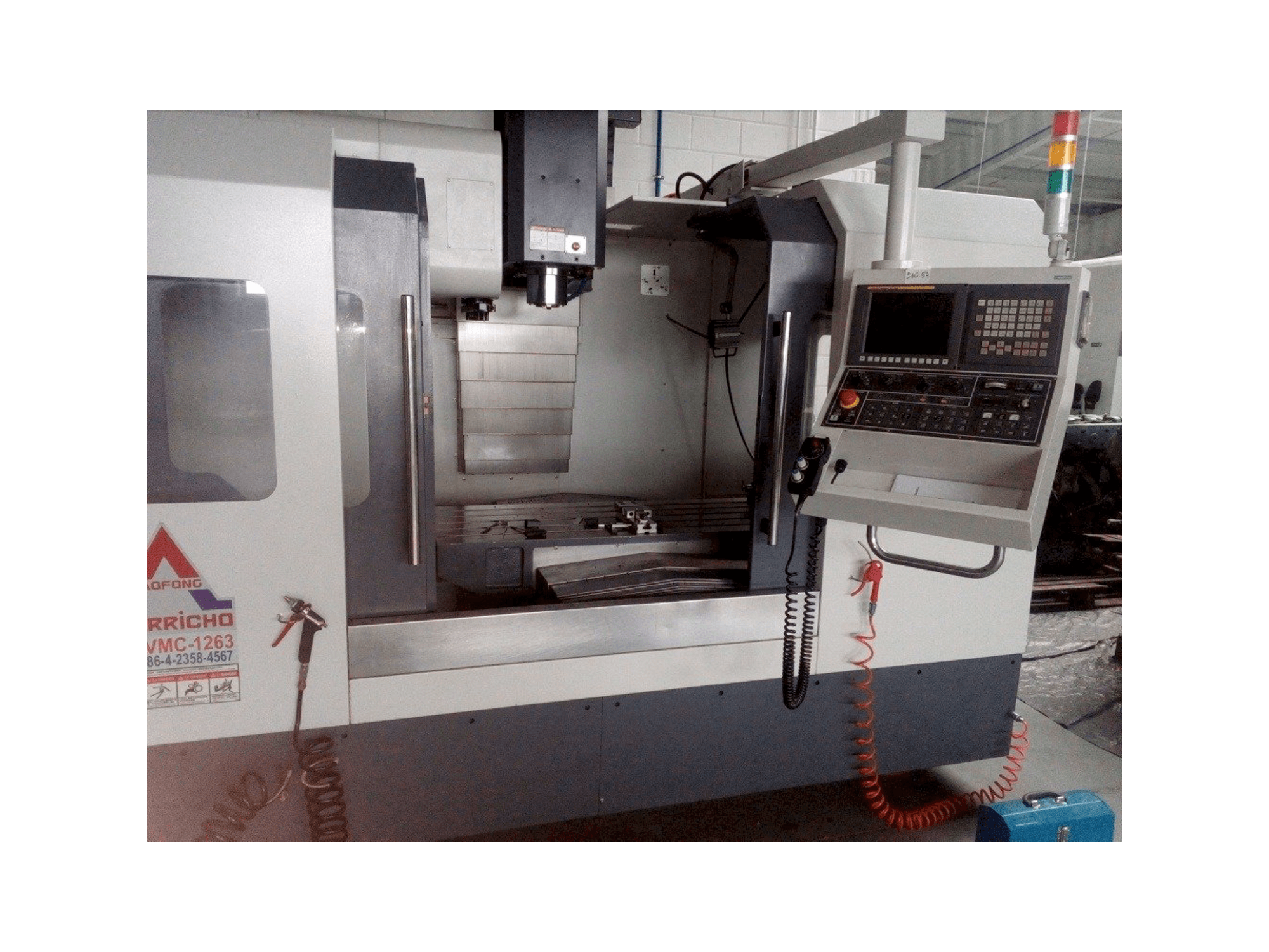 Front view of EVERRICHO ER-VMC-1263A machine