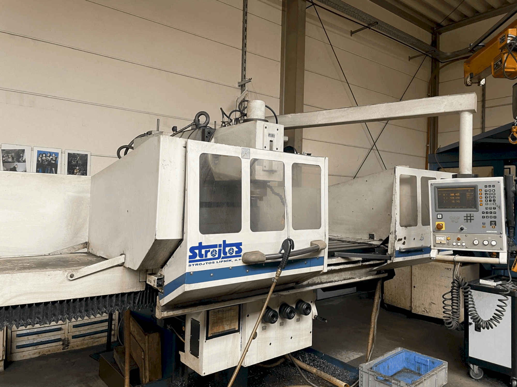 Вид станка Strojtos FGS 63 NCP спереди