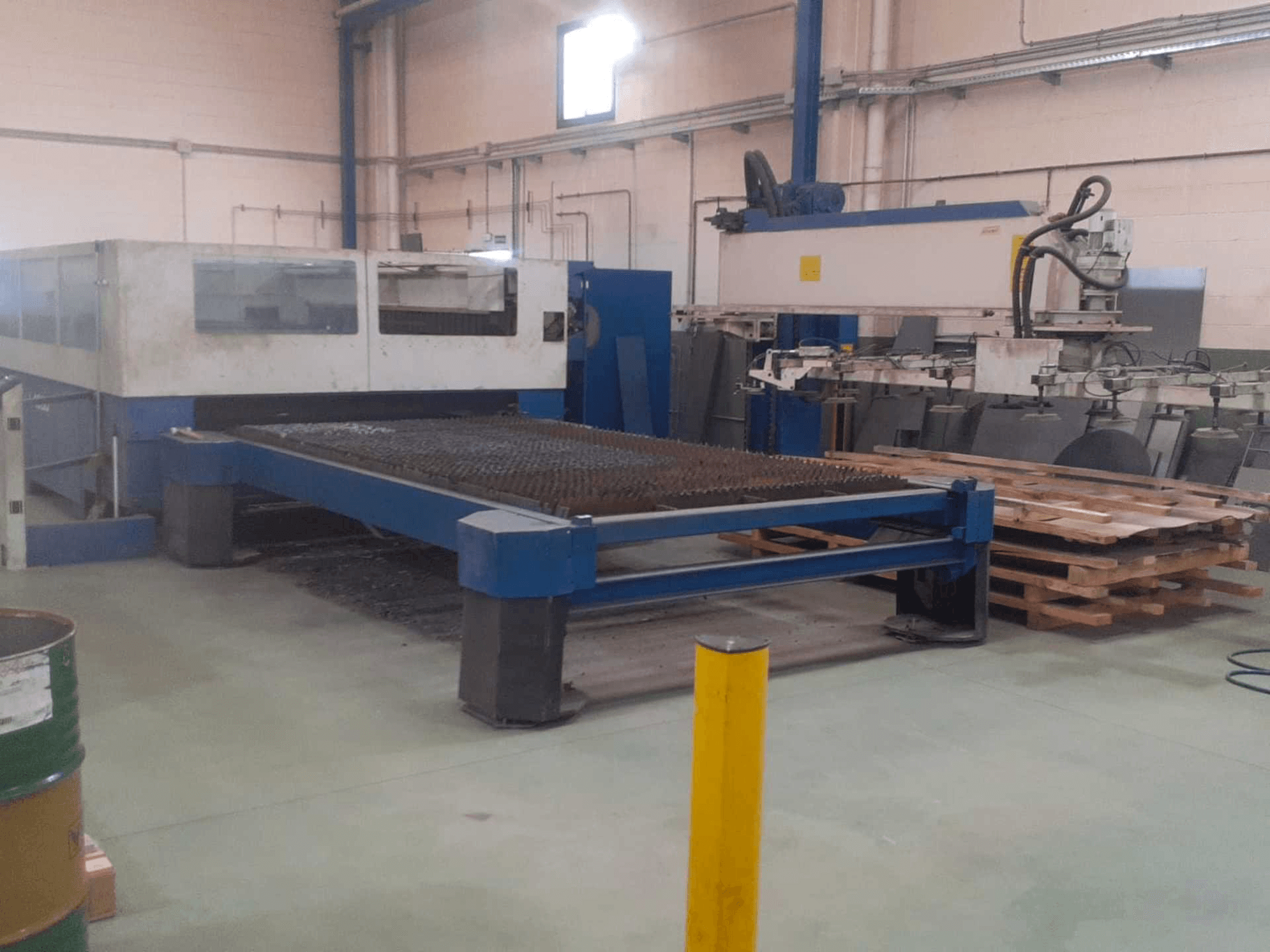 Вид станка Trumpf Trumatic L4030 спереди