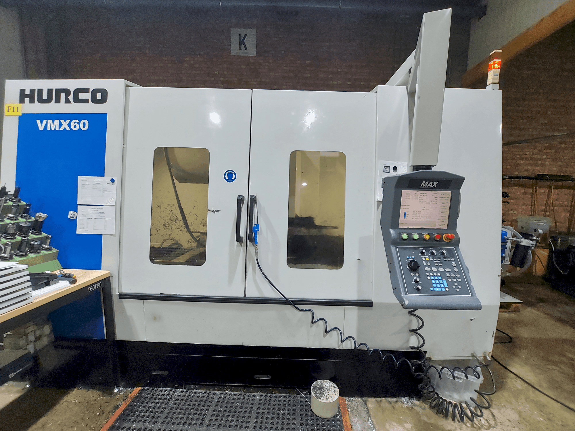 Вид станка Hurco VMX60/40T спереди