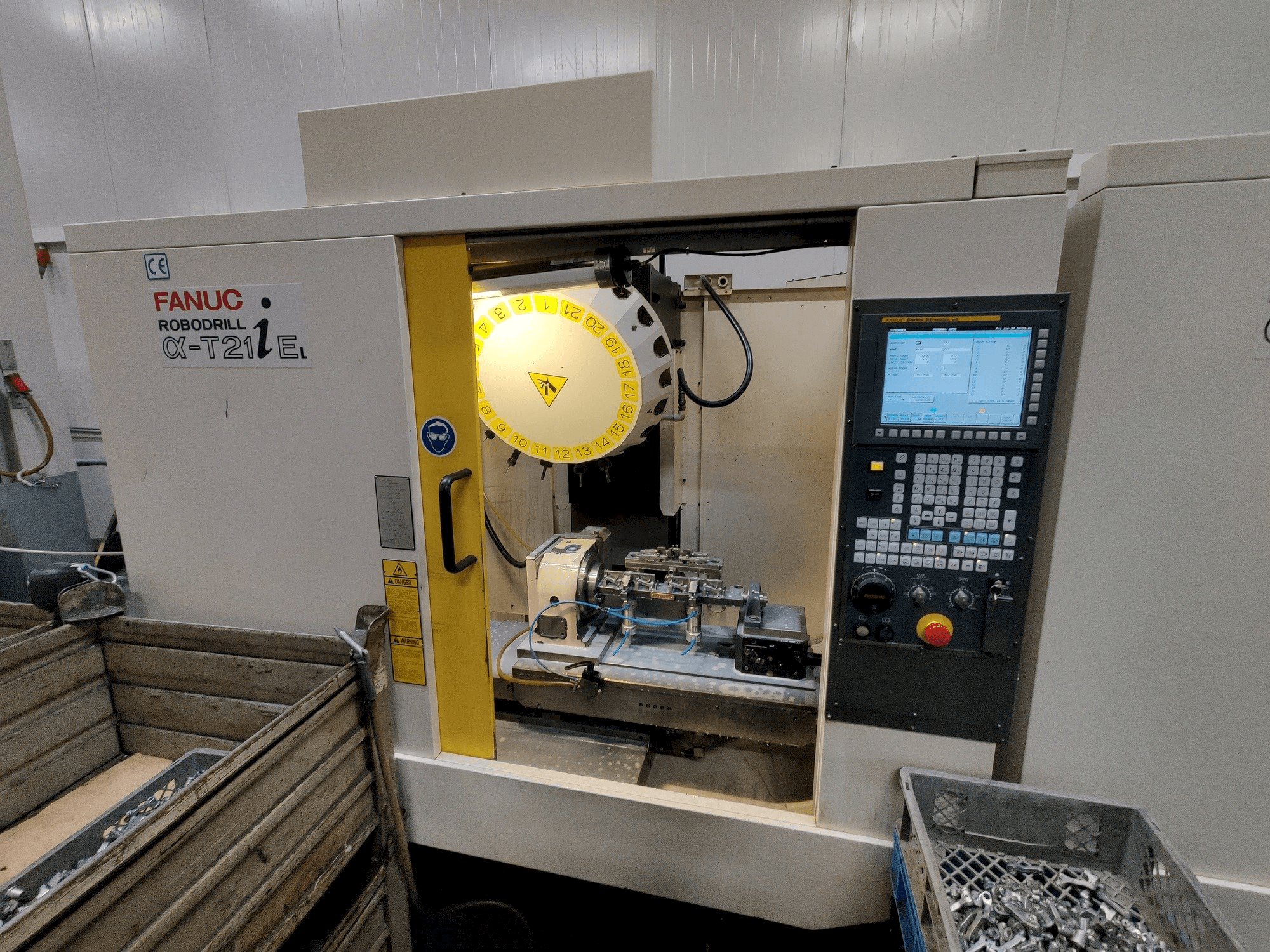 Вид станка FANUC Robodrill α-T21iEL спереди