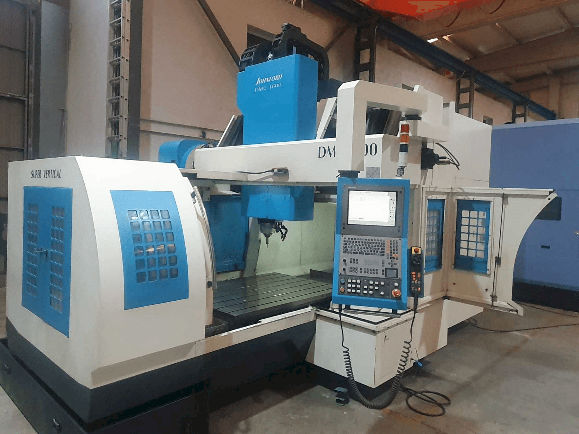 Вид станка Johnford DMC-1600 спереди