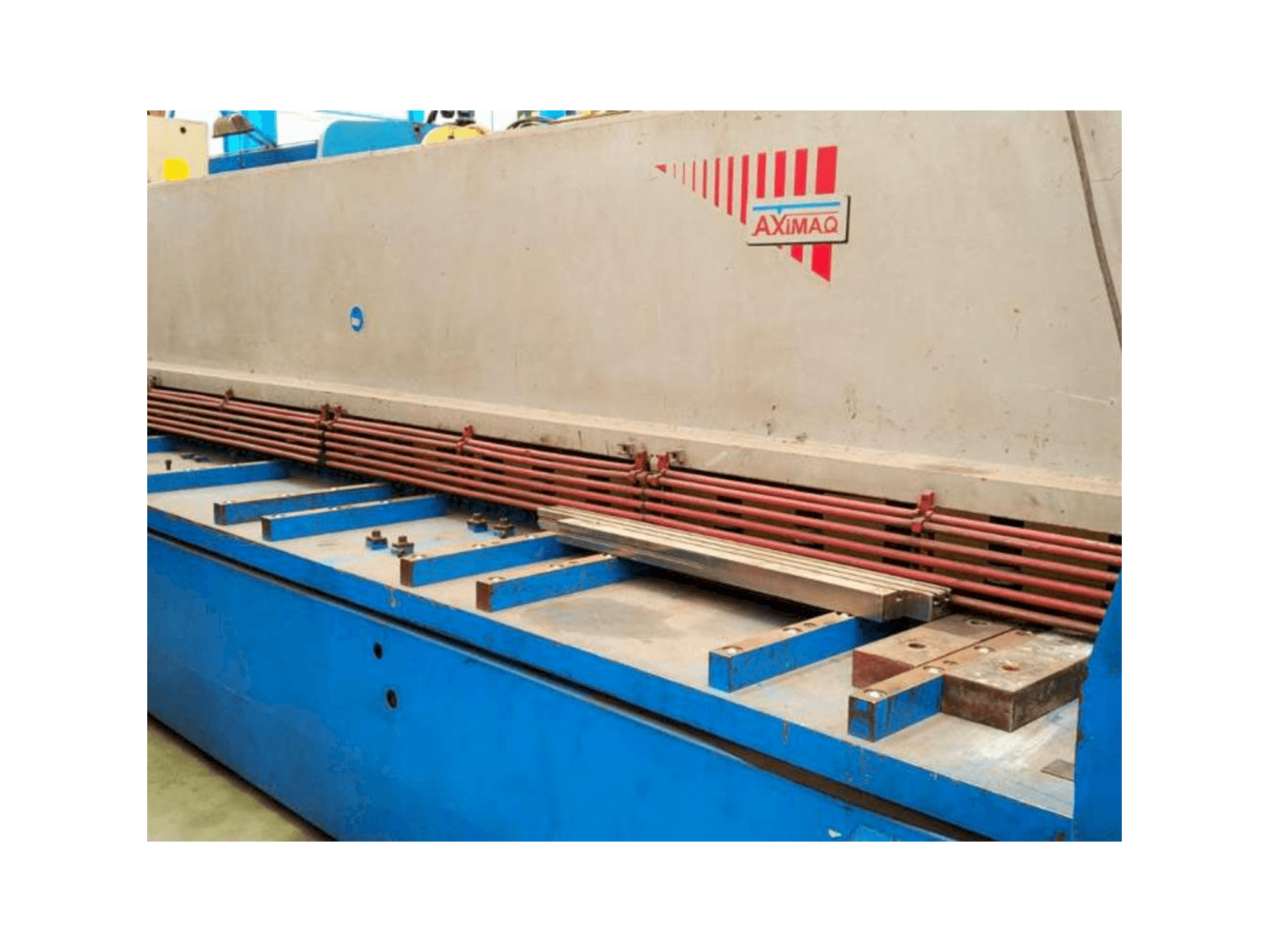 Вид станка Axial CP-1060 спереди