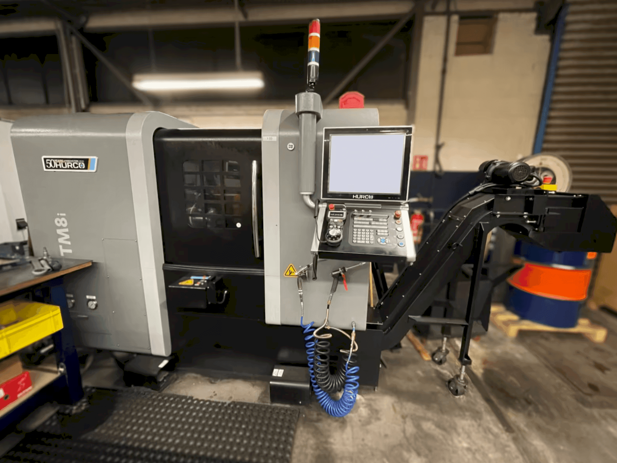 Вид станка Hurco TM8i спереди