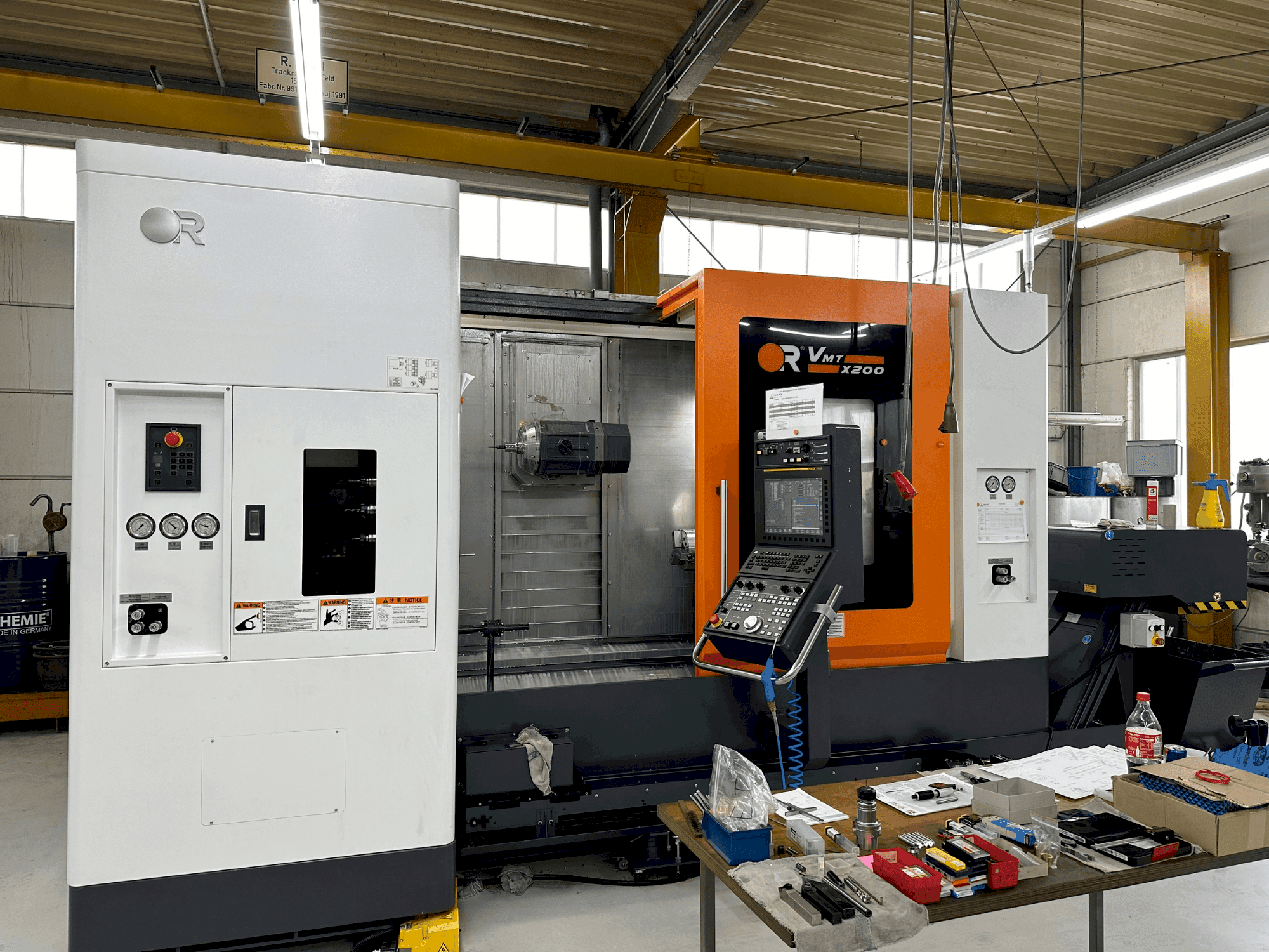 Вид станка Victor VMT X200 (2023) спереди