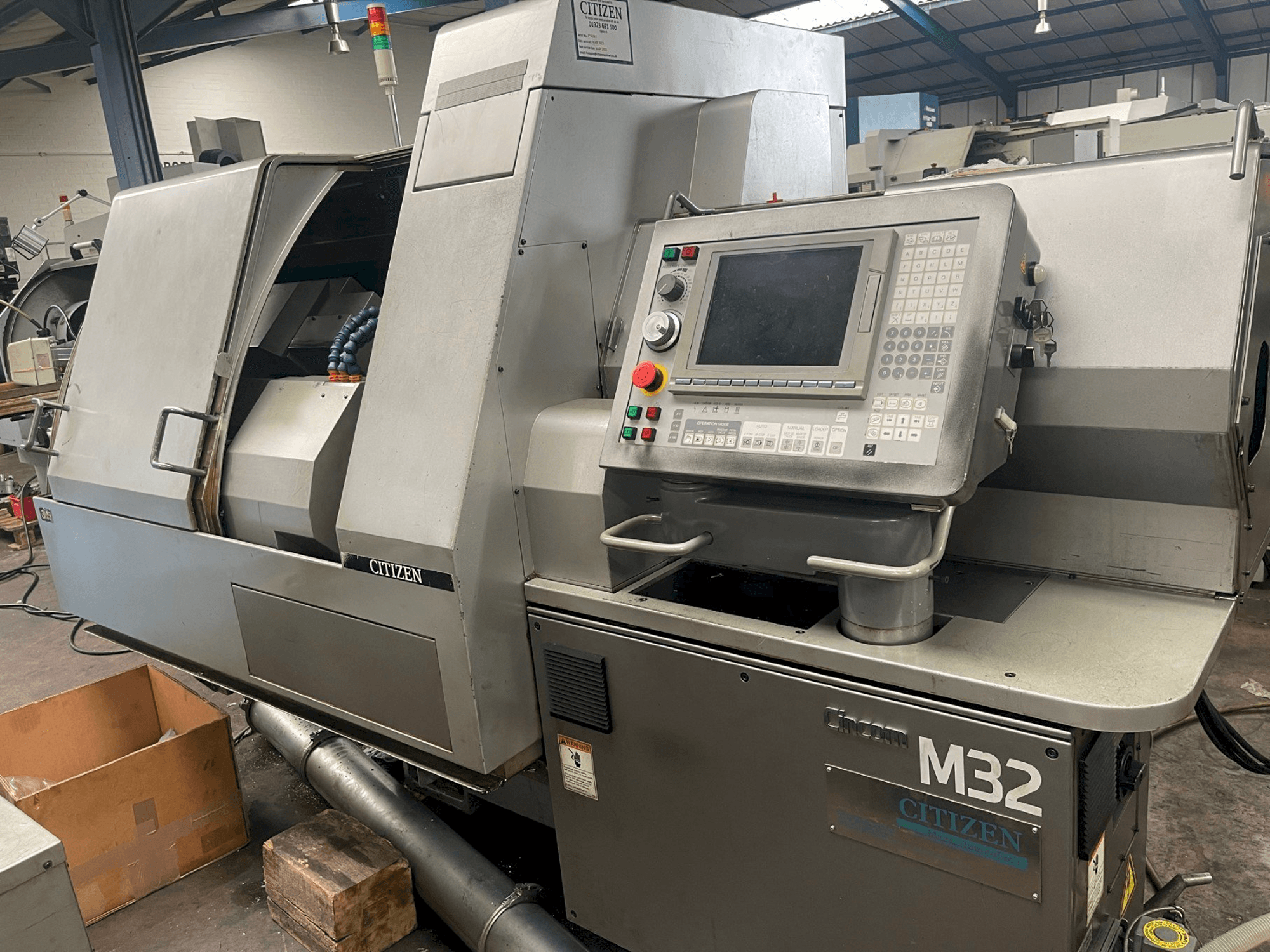 Вид станка Citizen M-32V спереди