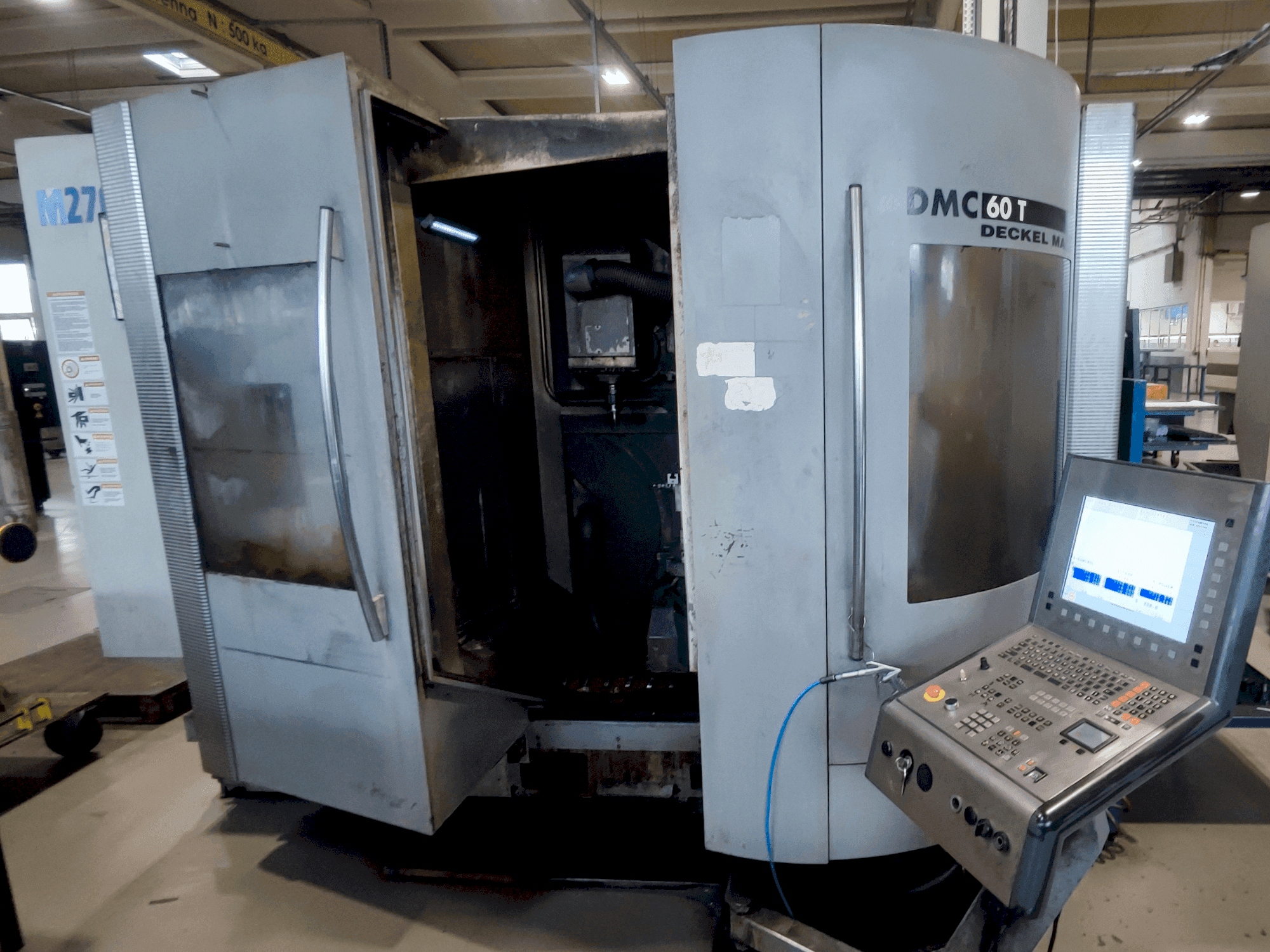 Вид станка DECKEL MAHO DMC 60T спереди