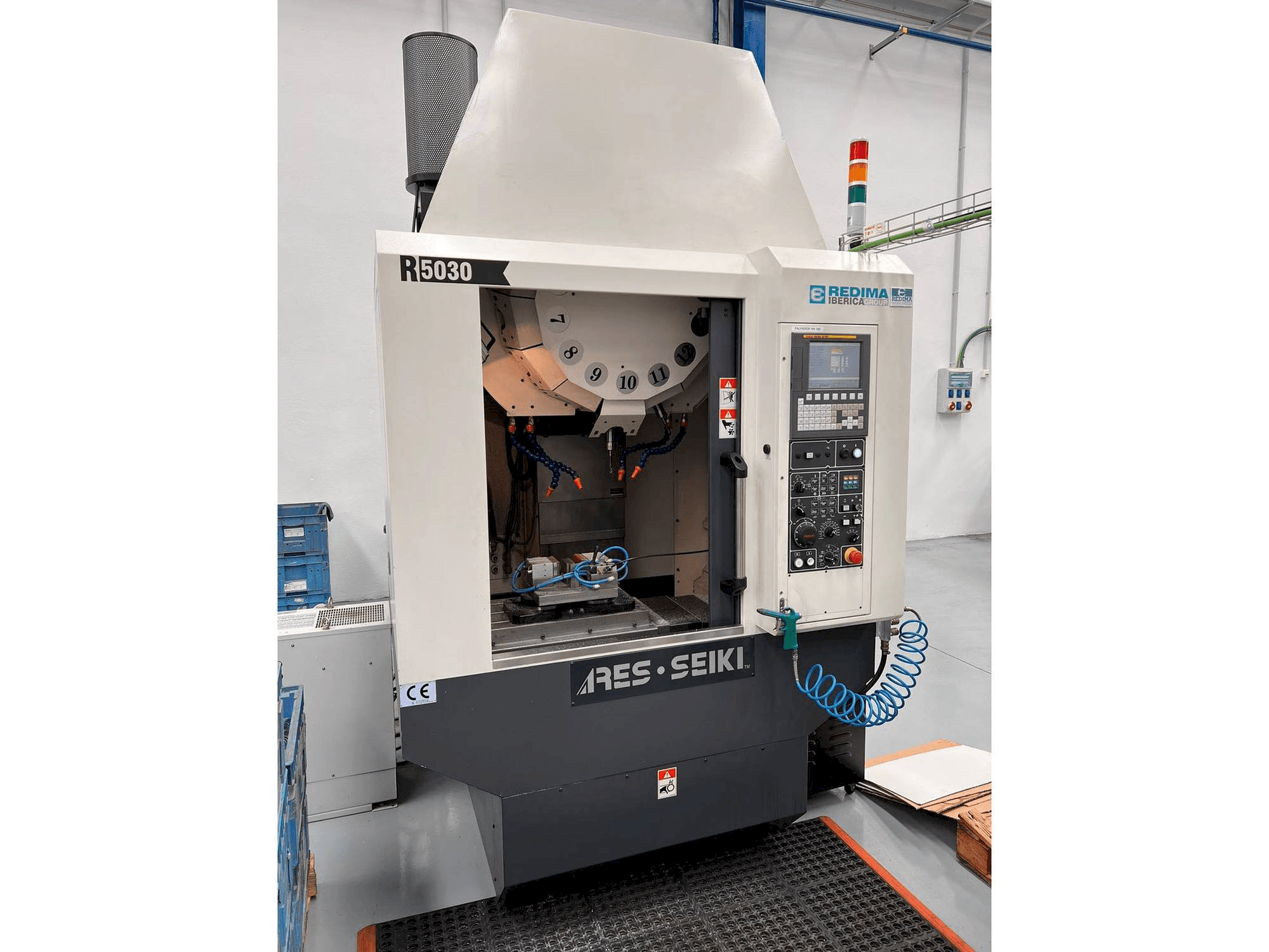 Вид станка ARES-SEIKI R5030 спереди