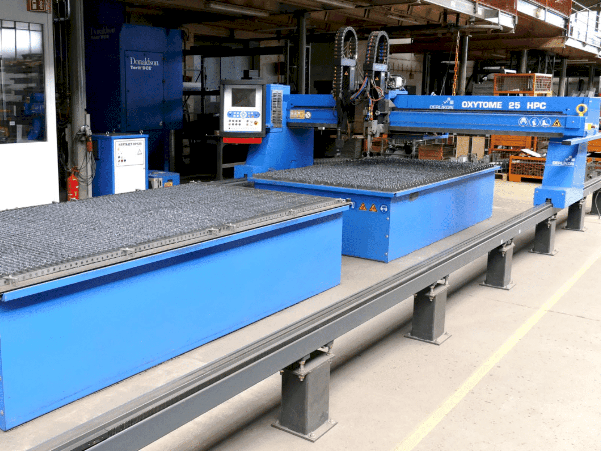 Вид станка Oerlikon Oxytome 25 HPC спереди