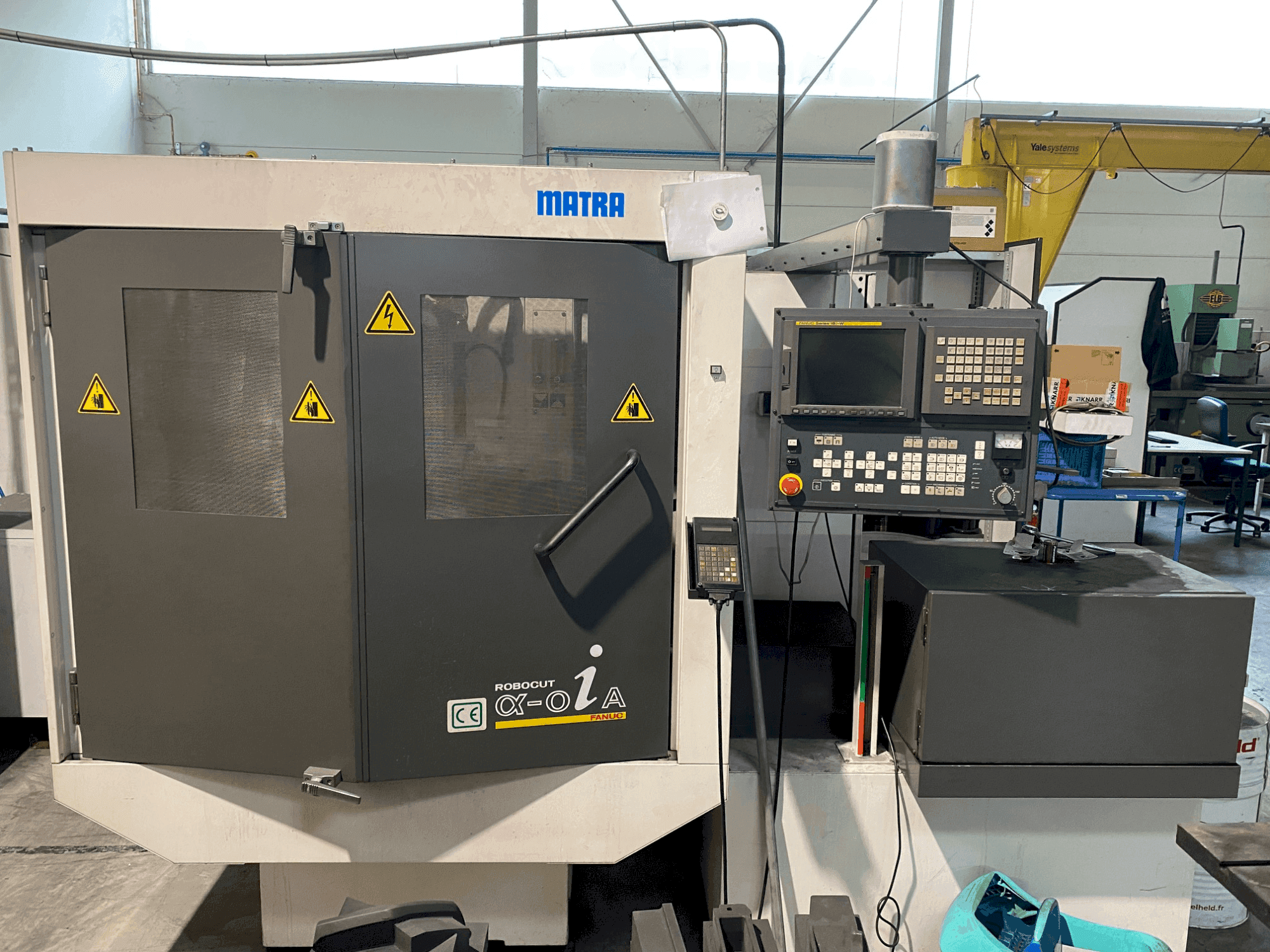Вид станка FANUC ROBOCUT α-0iA спереди