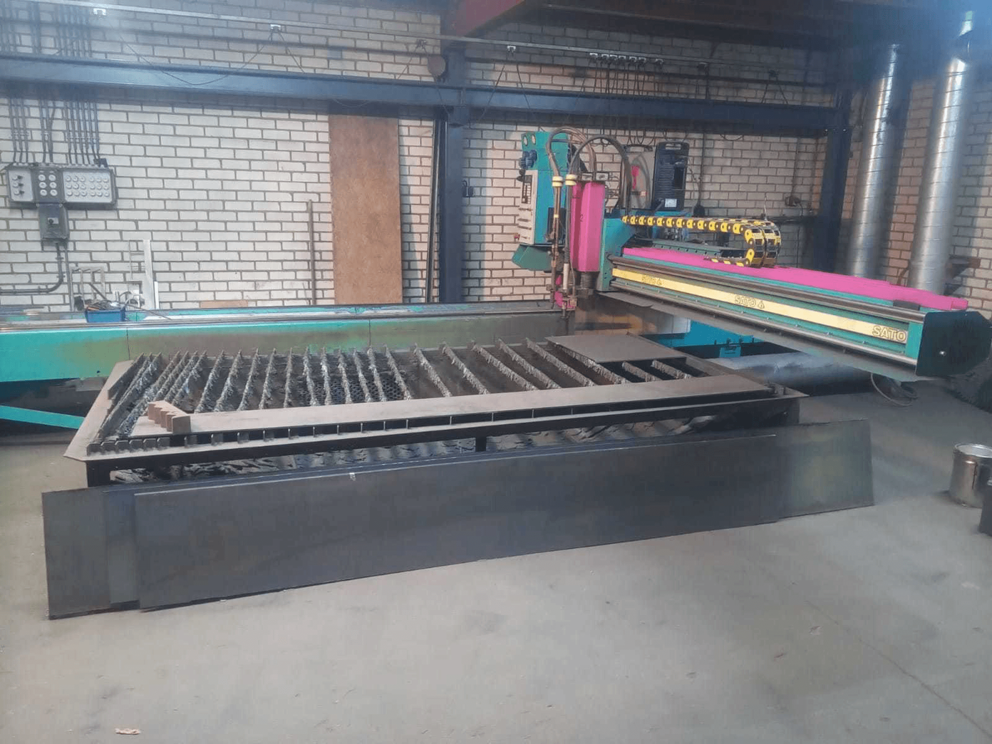 Вид станка SATO SATRONIK C2500 спереди