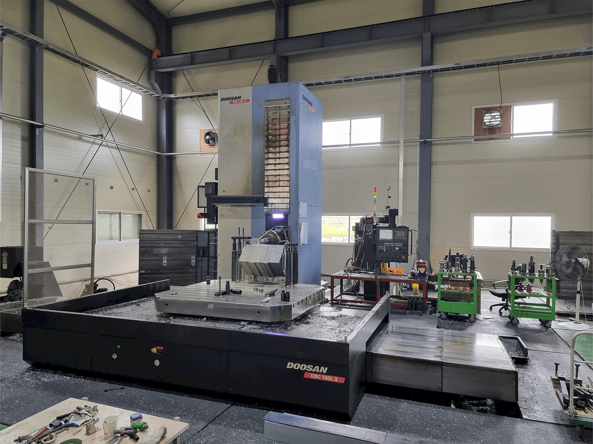 Вид станка Doosan DBC 130L II спереди