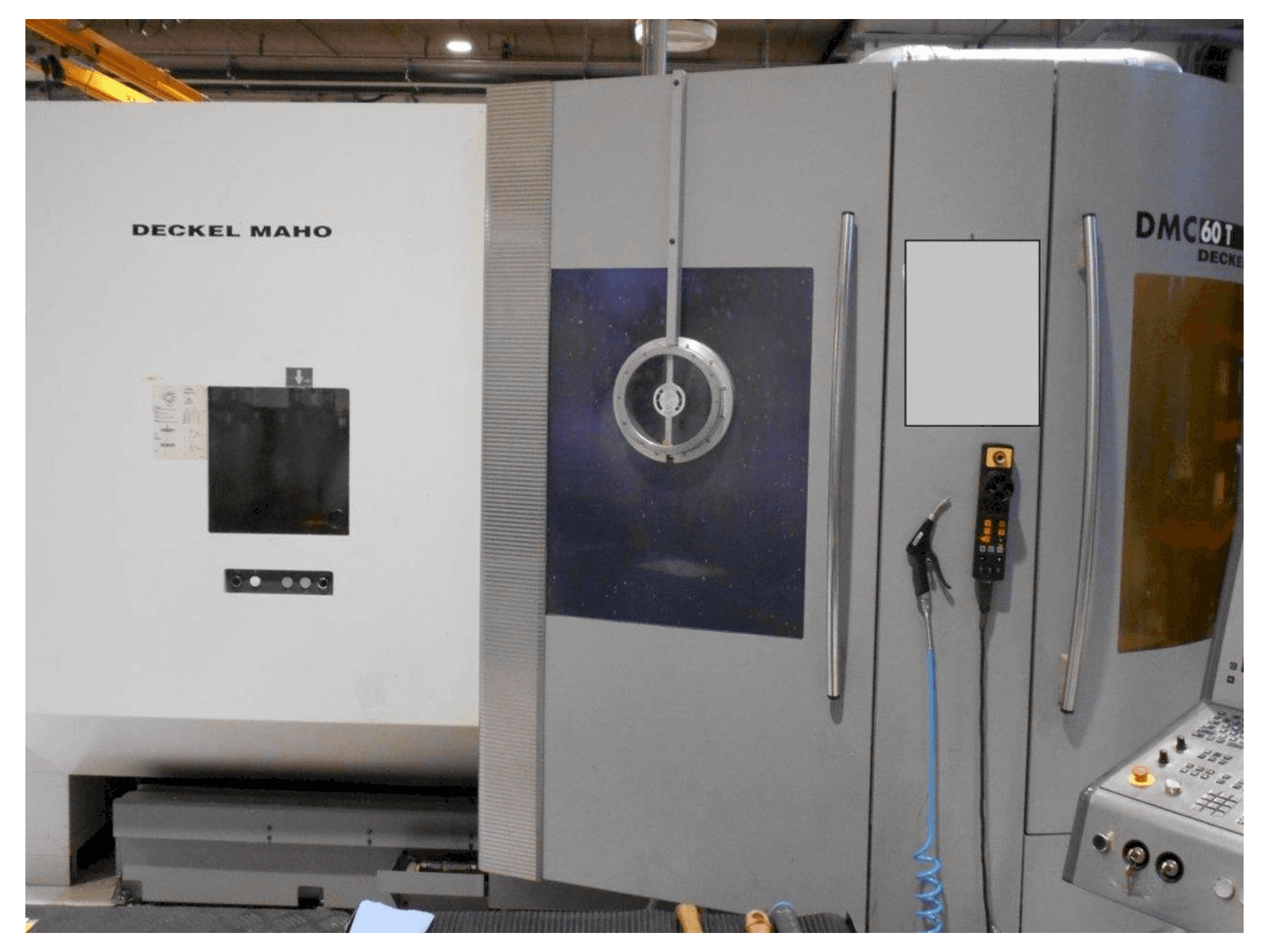 Вид станка DECKEL MAHO DMC 60T спереди