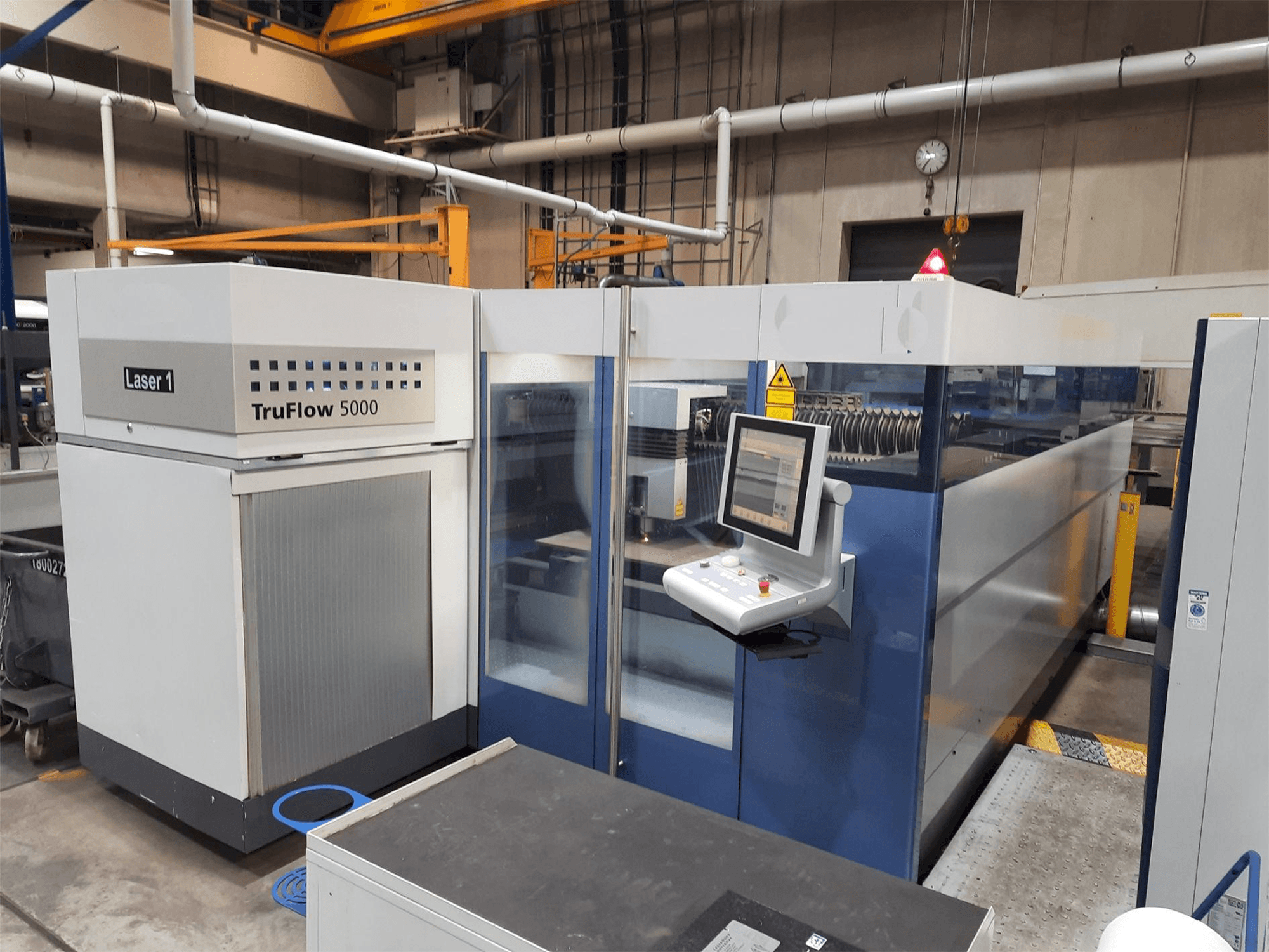 Вид станка Trumpf L 3030 with Liftmaster спереди