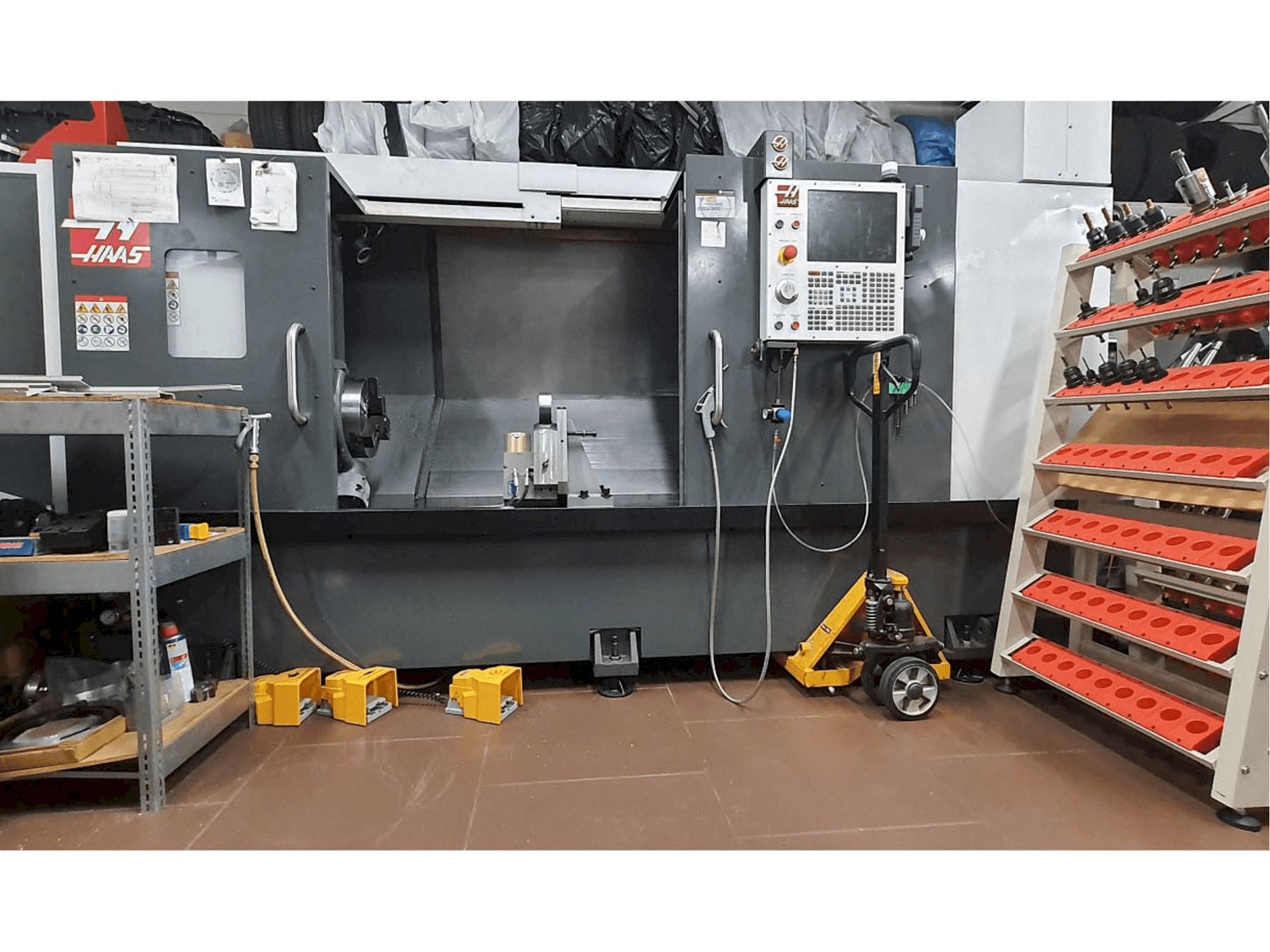 Вид станка HAAS ST-30L спереди