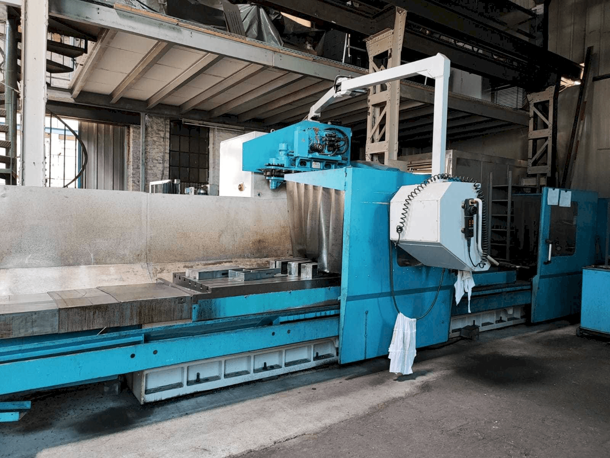 Вид станка MTE BF 4200 спереди