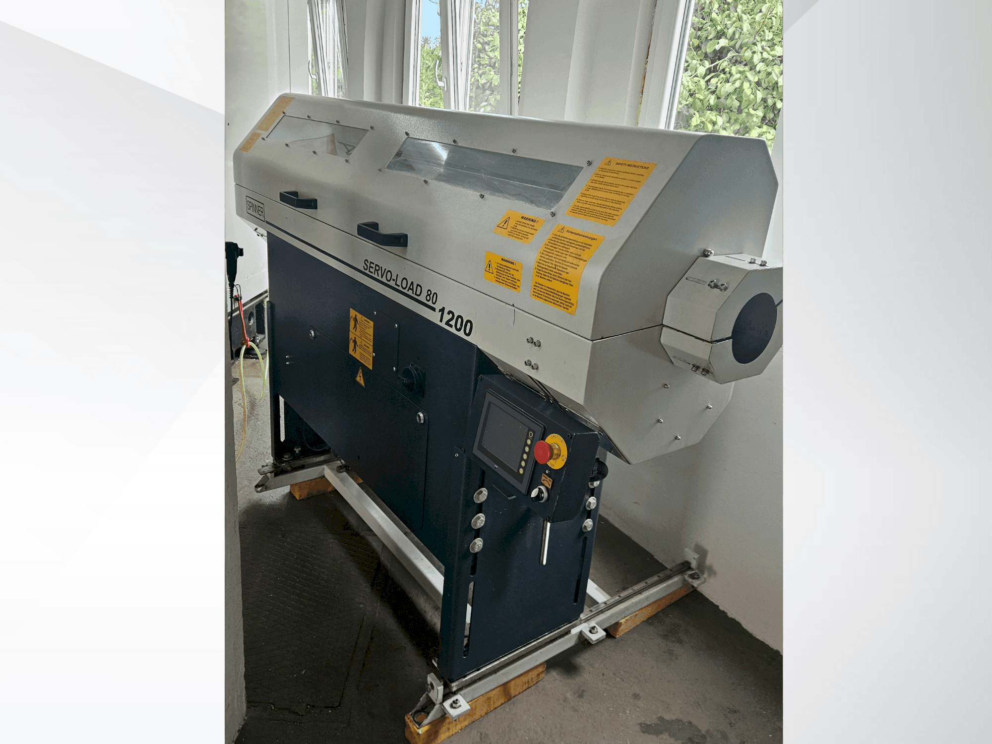 Вид станка SPINNER SERVO-LOAD 80-1200 спереди