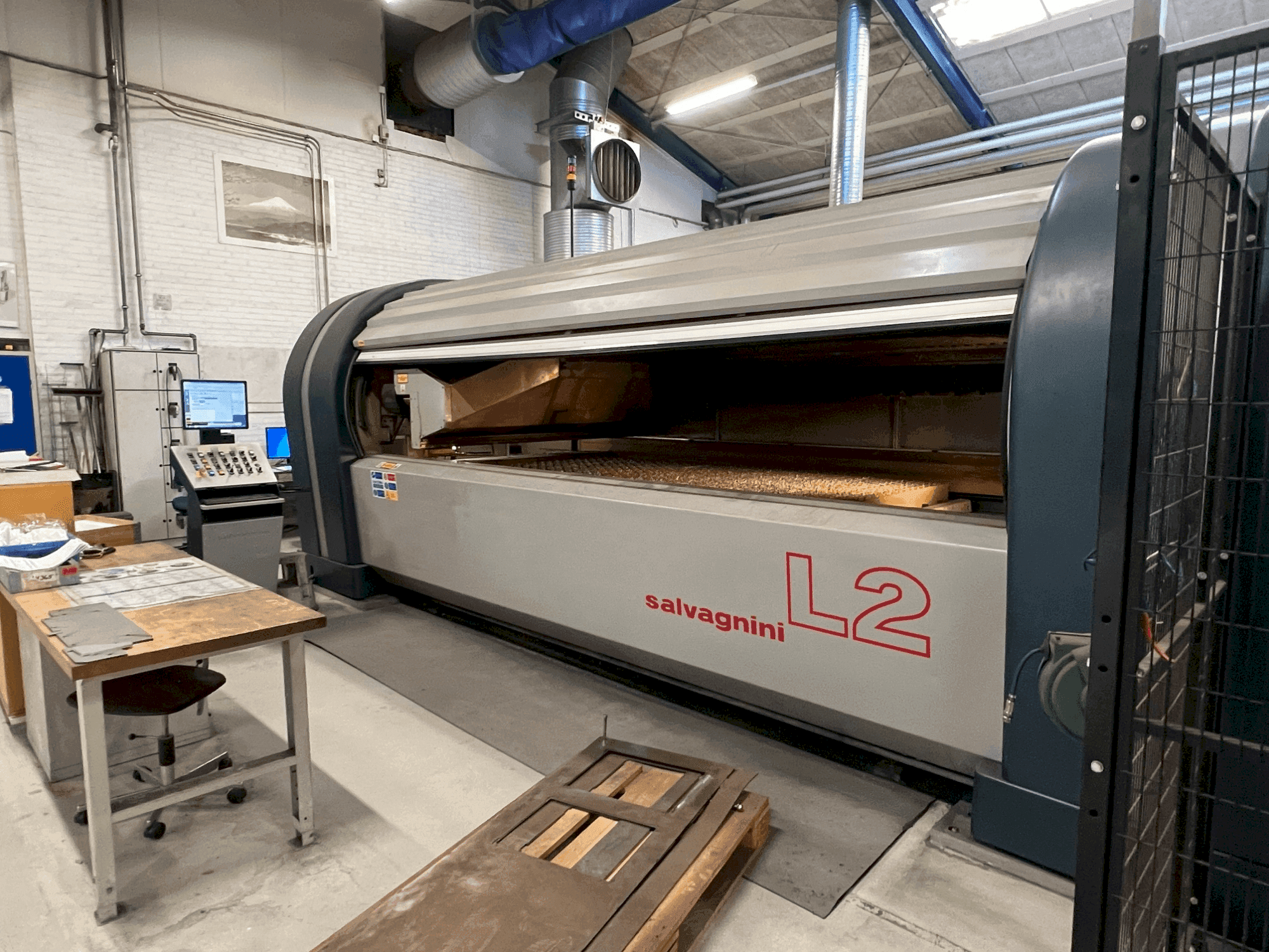 Вид станка Salvagnini L2 Lightning спереди