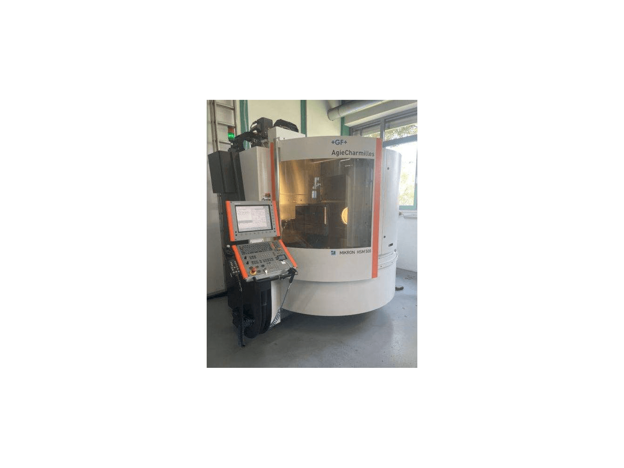Вид станка MIKRON HSM 500 спереди