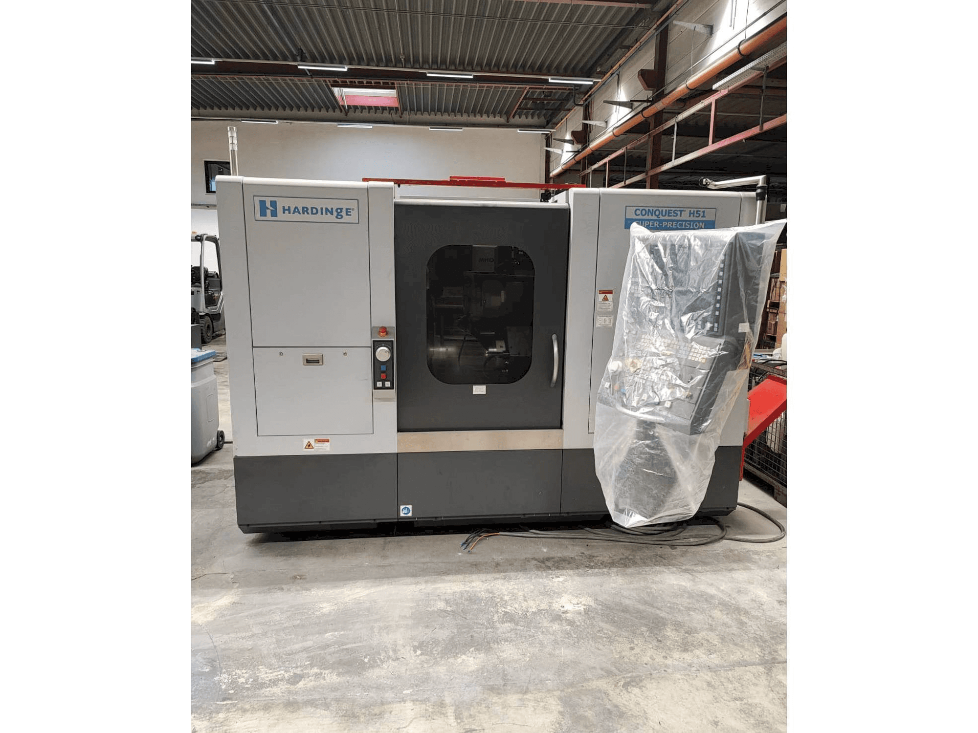 Вид станка HARDINGE CONQUEST H51 спереди