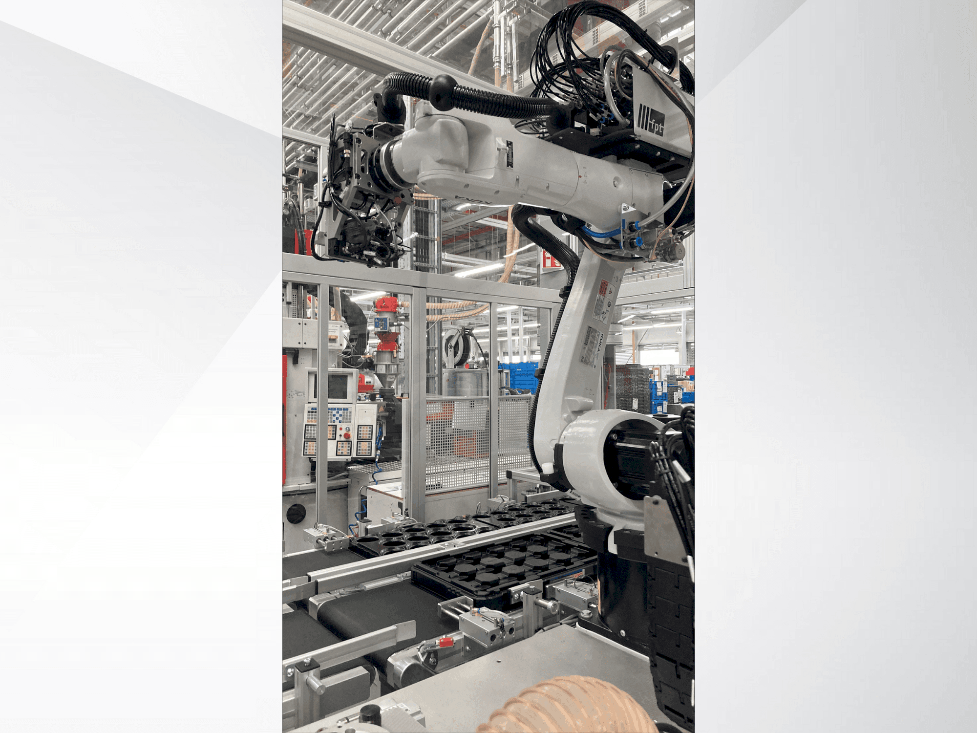 Вид станка KUKA KR 10 R1440-2 спереди