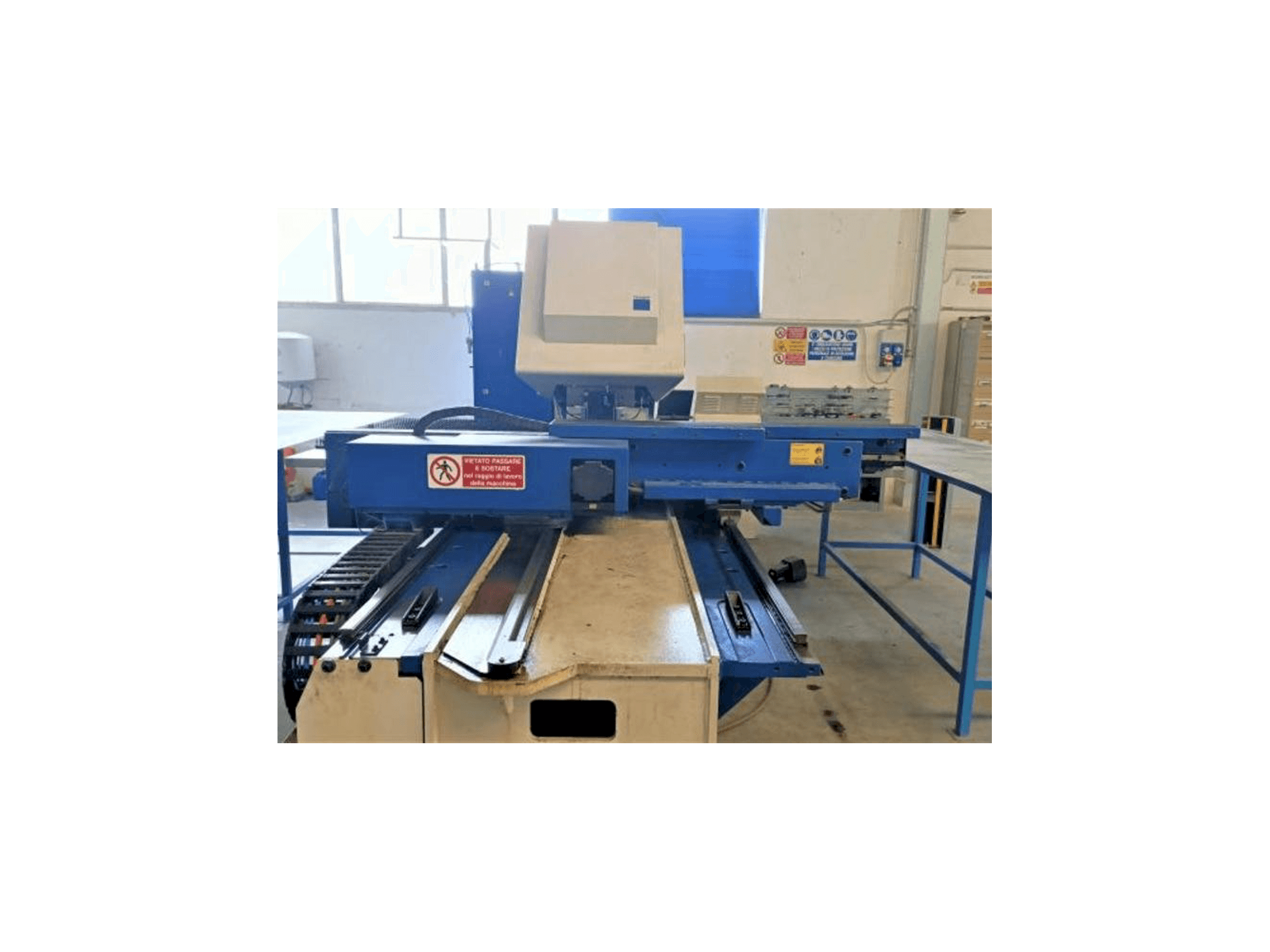 Вид станка Trumpf rumatic 2000R спереди