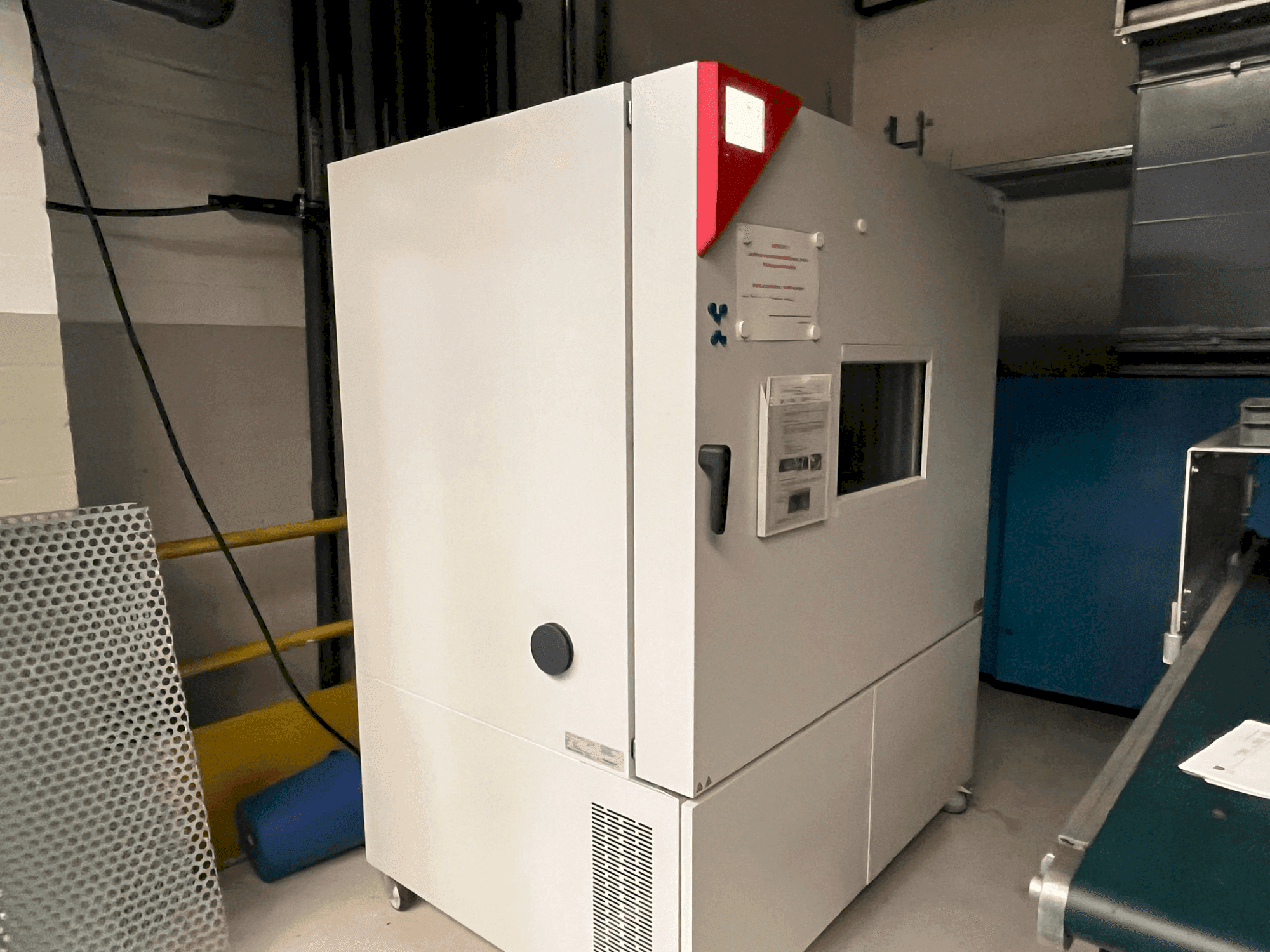 Вид станка BINDER MKFT 720 спереди