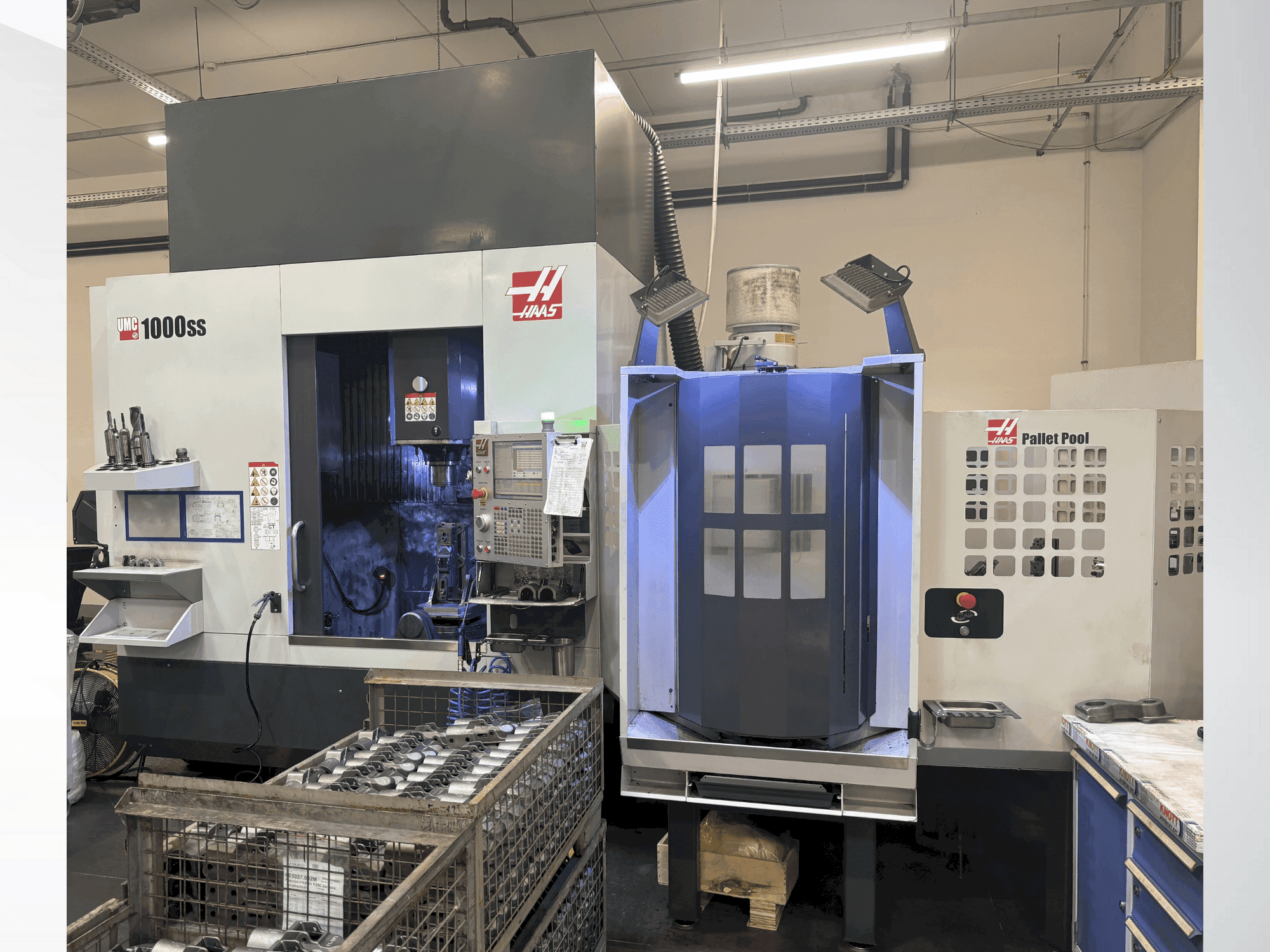 Вид станка HAAS UMC-1000SS спереди