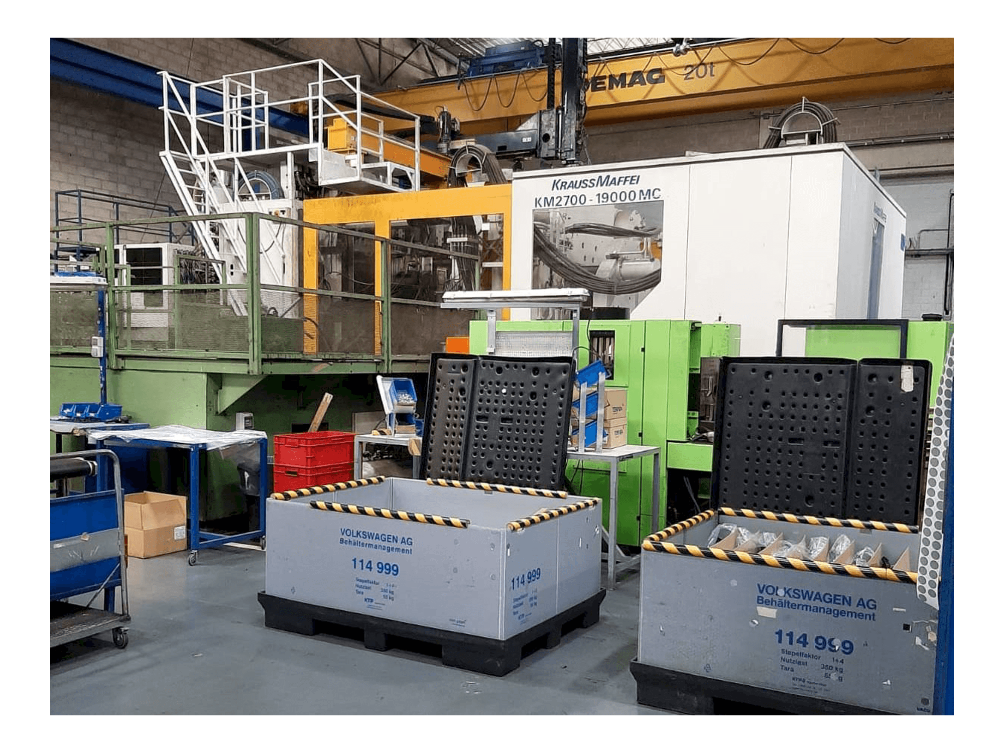 Front view of Krauss Maffei 2700/19000 MC machine