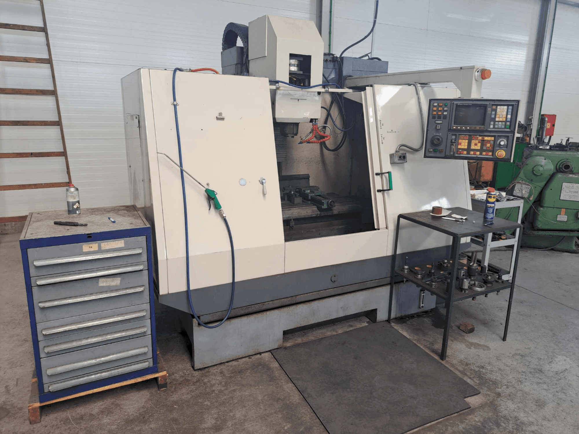 Вид станка Cincinnati Sabre спереди