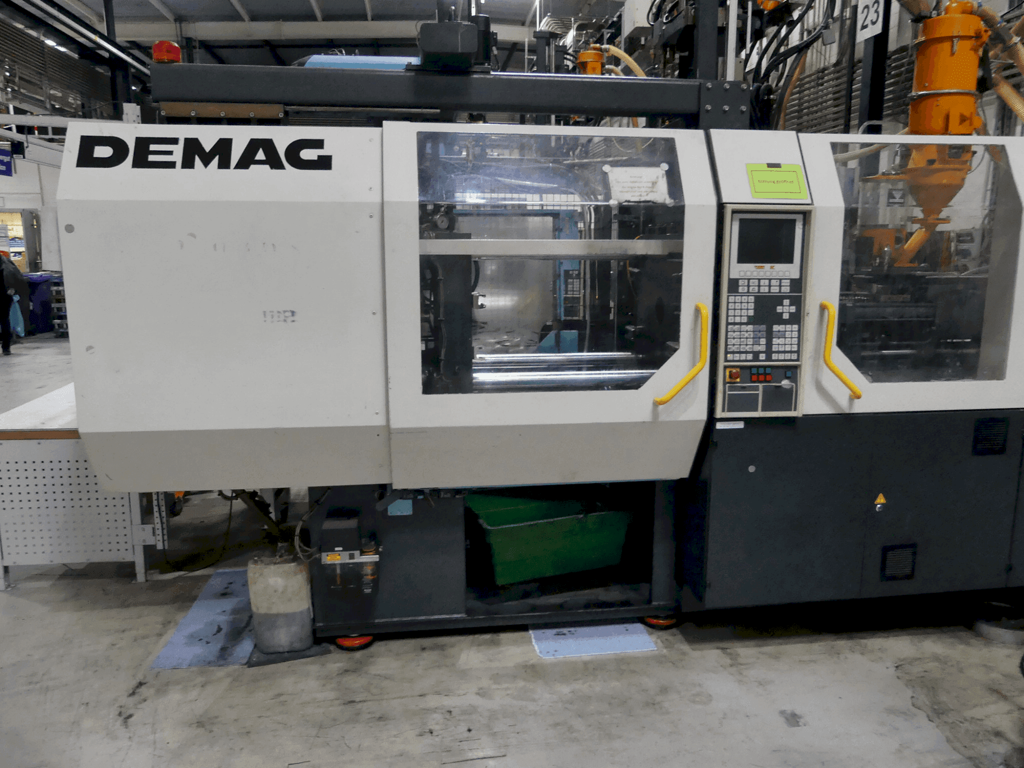 Вид станка DEMAG D125-320h/120v спереди