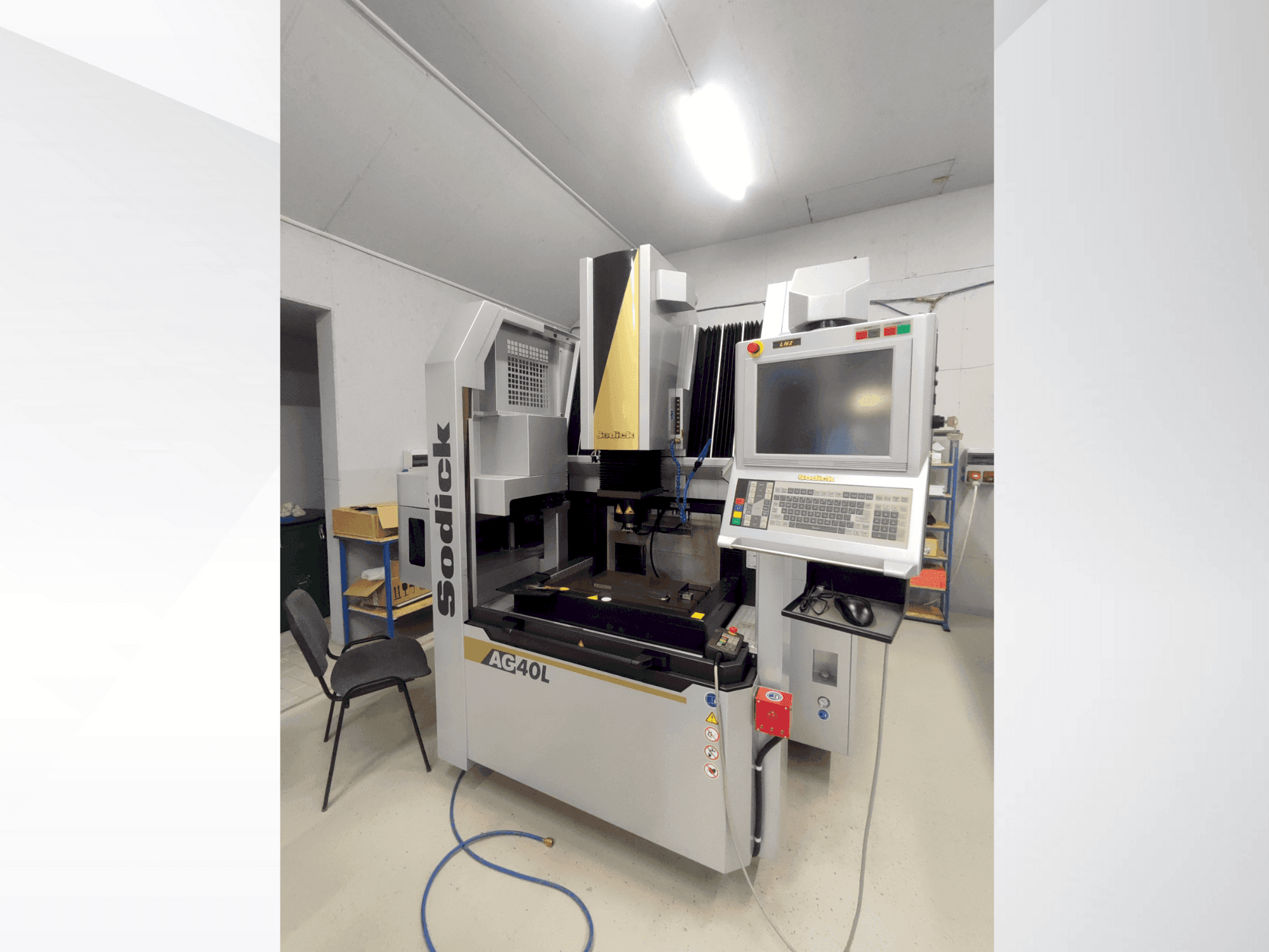 Вид станка Sodick AG40L спереди