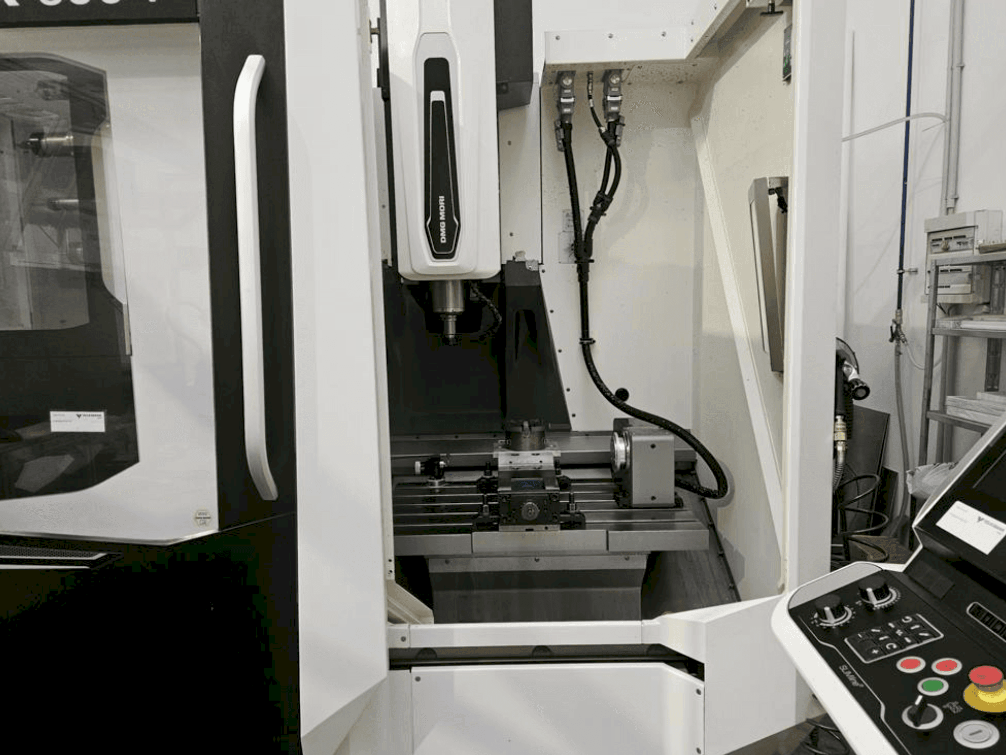 Вид станка DMG MORI CMX 600 V спереди