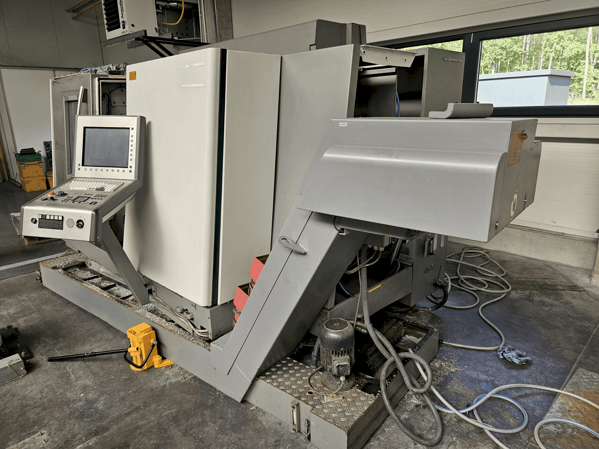 Вид станка Gildemeister CTX 420 Linear спереди