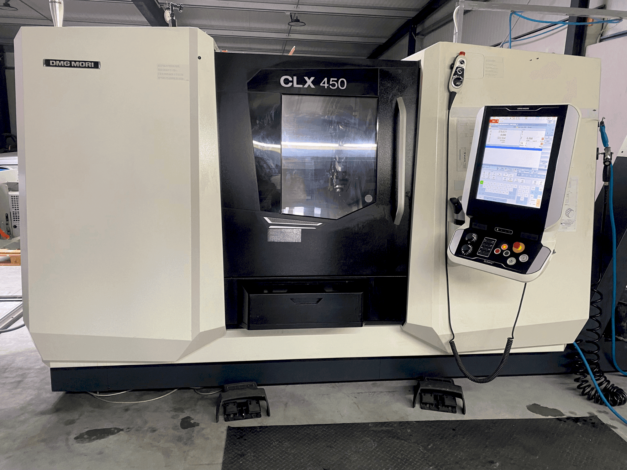 Вид станка DMG MORI CLX 450 V6 спереди