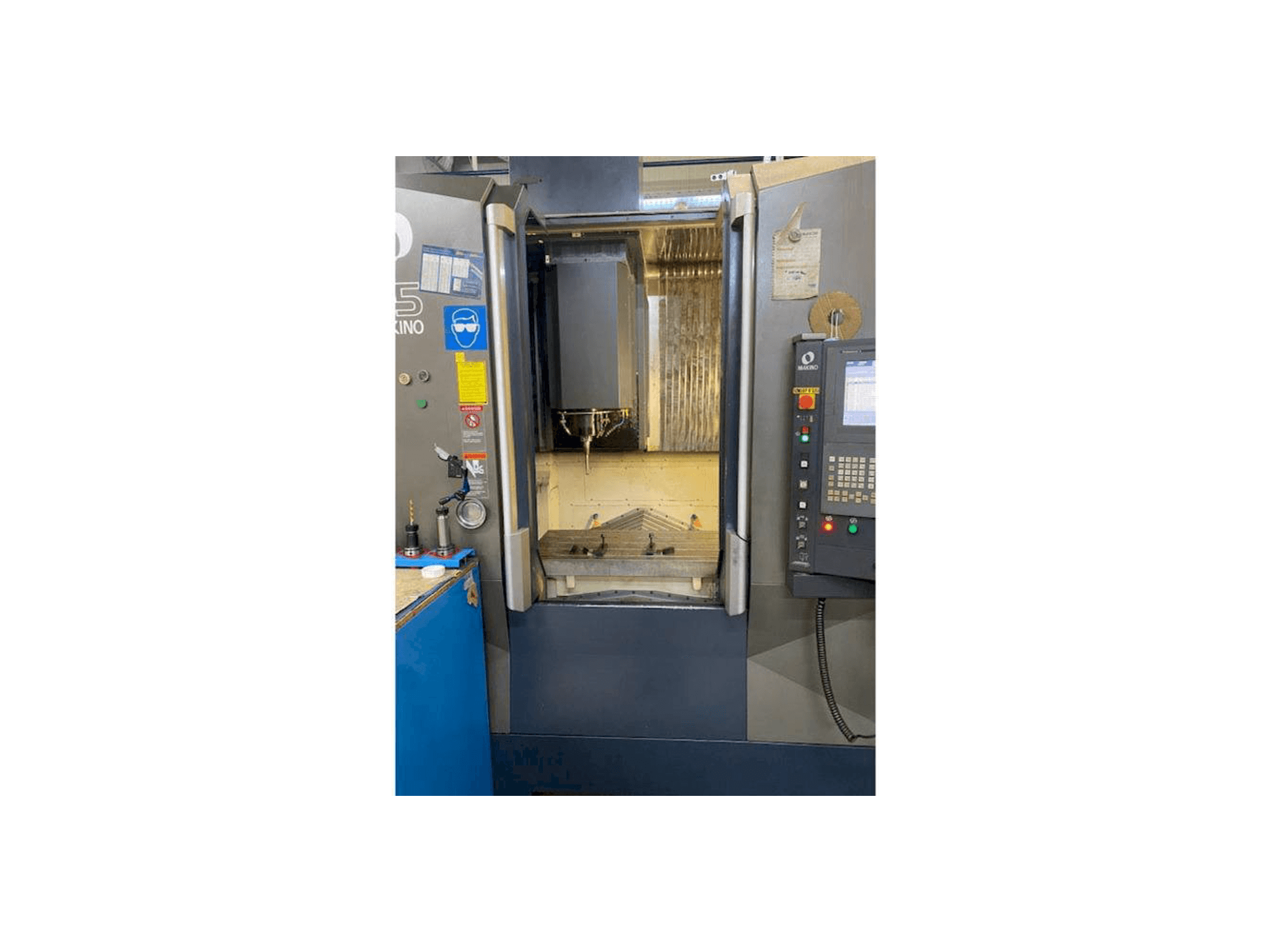 Вид станка Makino F5 спереди