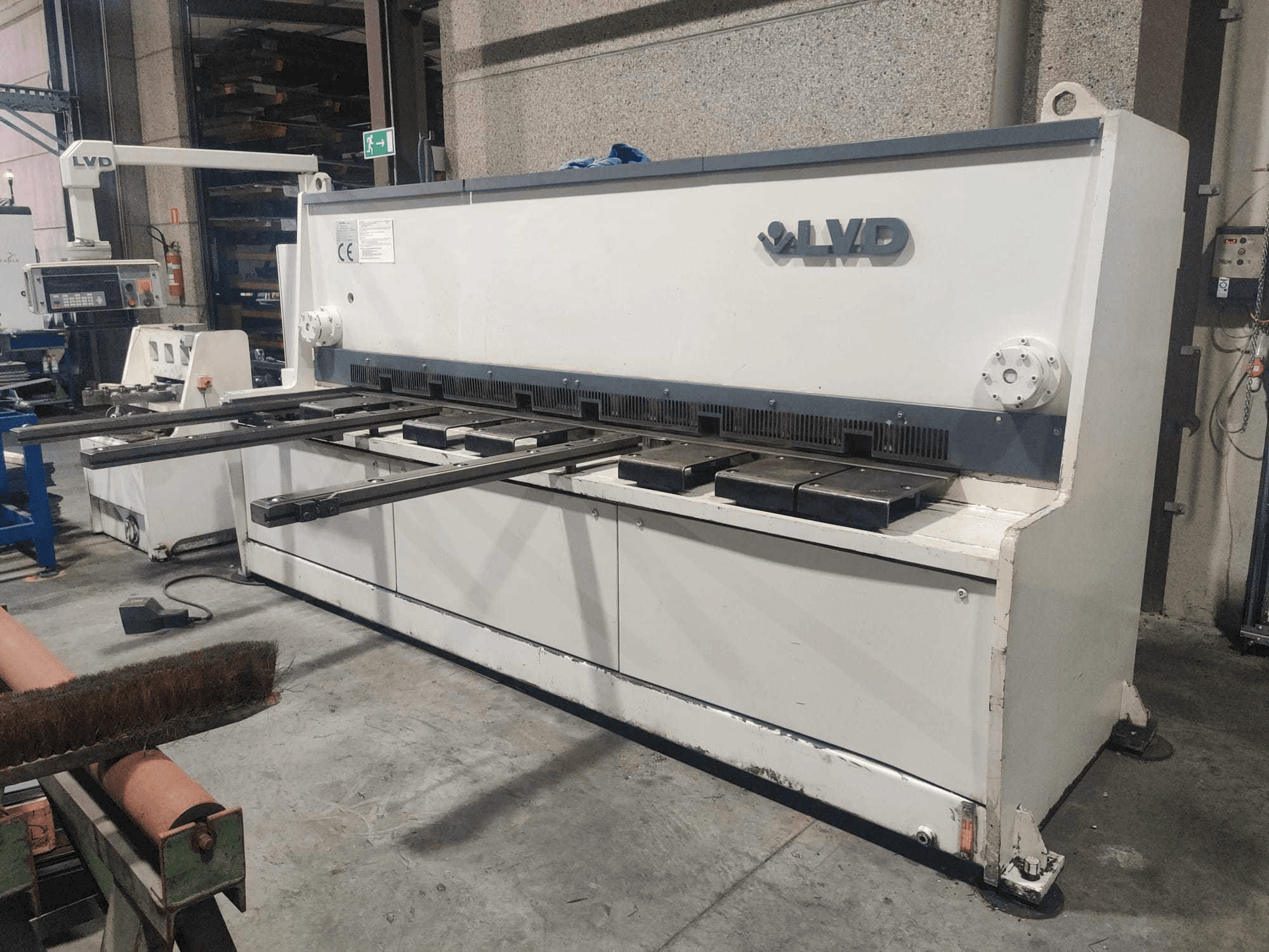 Вид станка LVD HST-E 31/10 спереди
