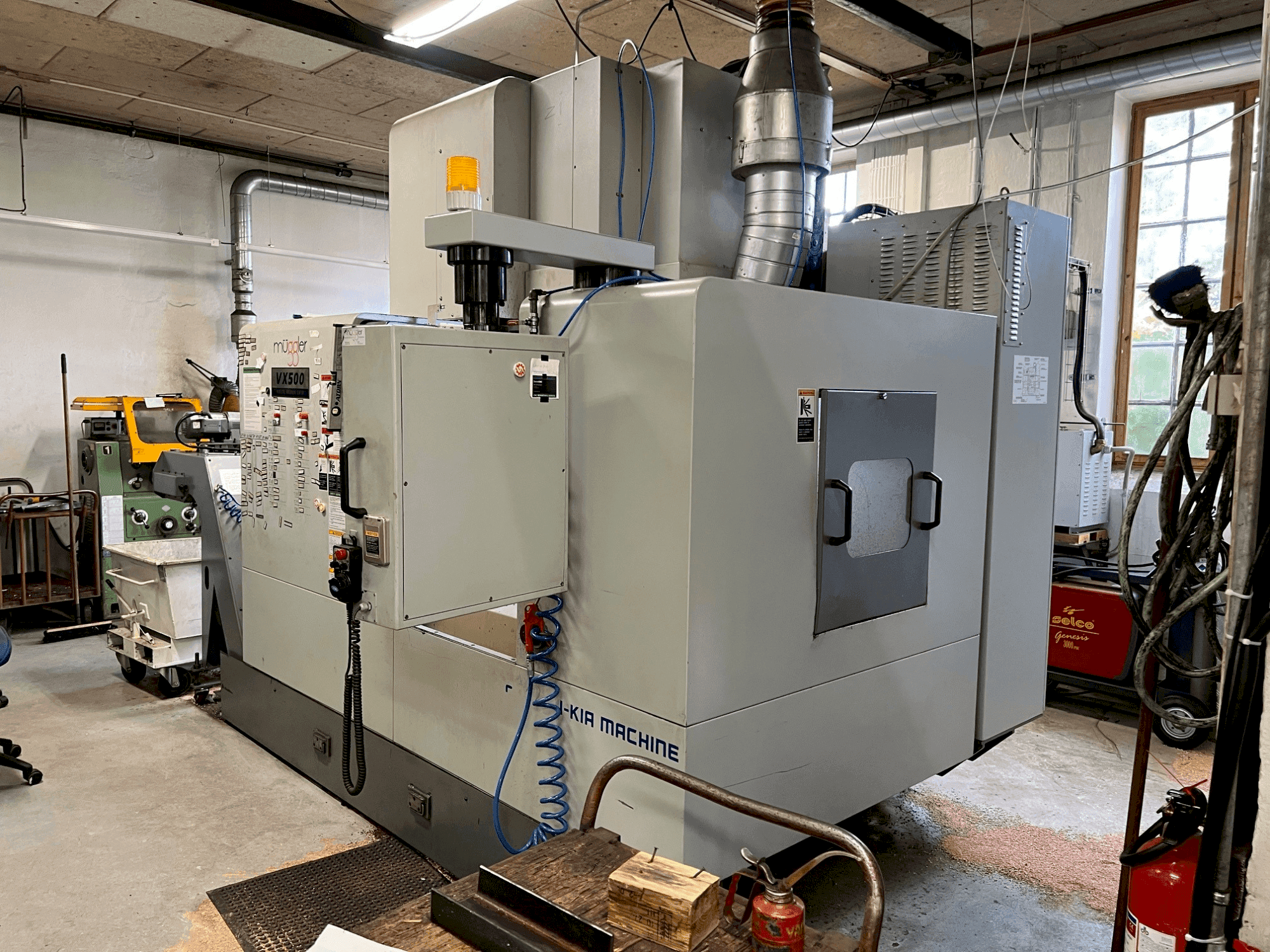 Вид станка HYUNDAI KIA VX500 спереди