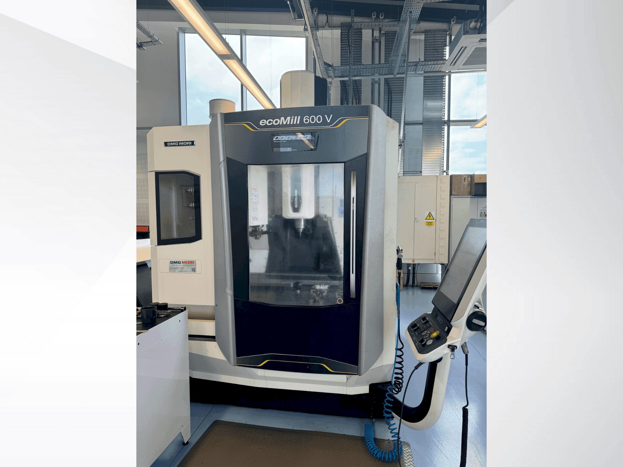 Вид станка DMG MORI ecoMILL 600V спереди